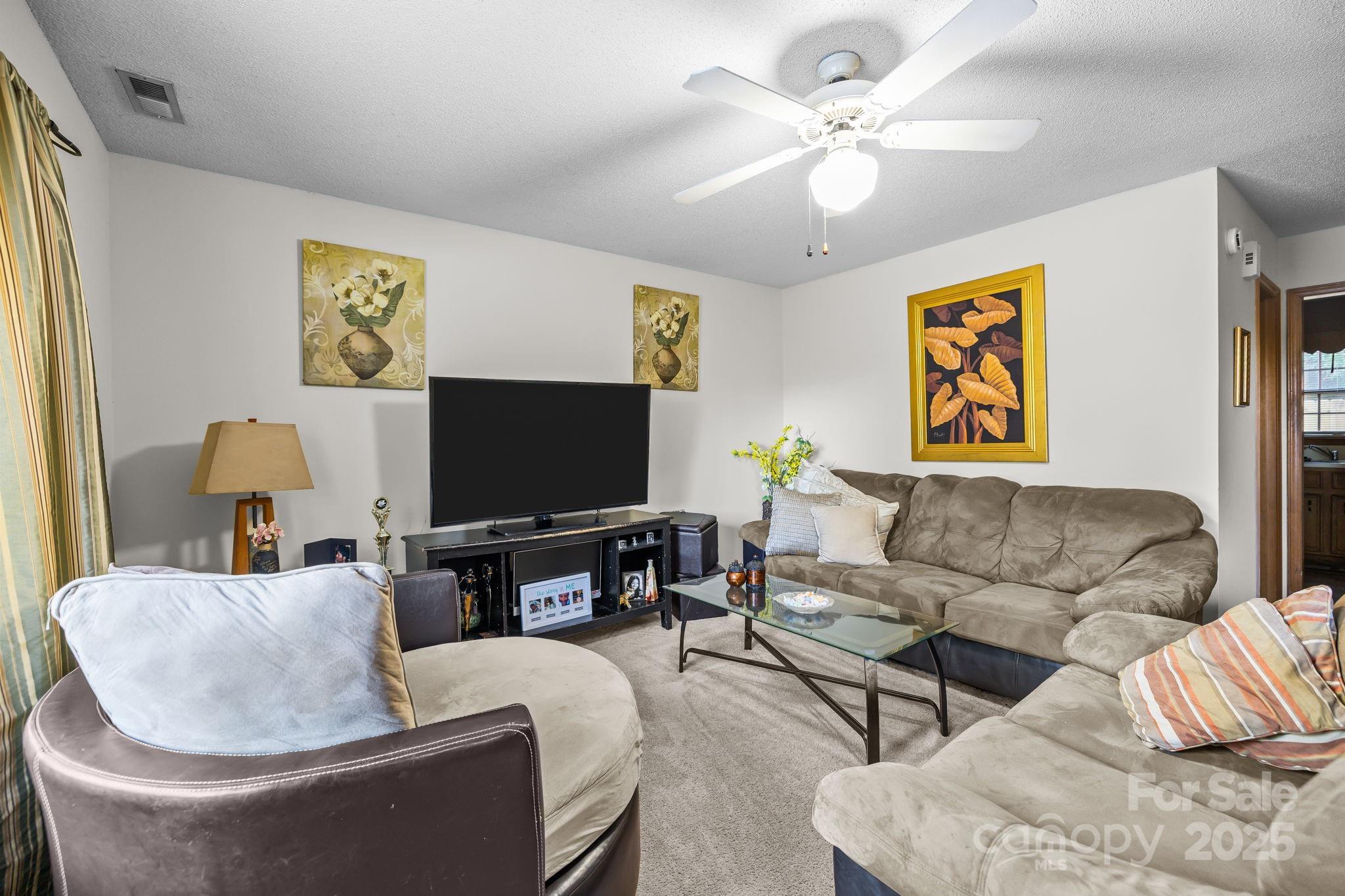 180 Glenwood Drive Property Photo 14