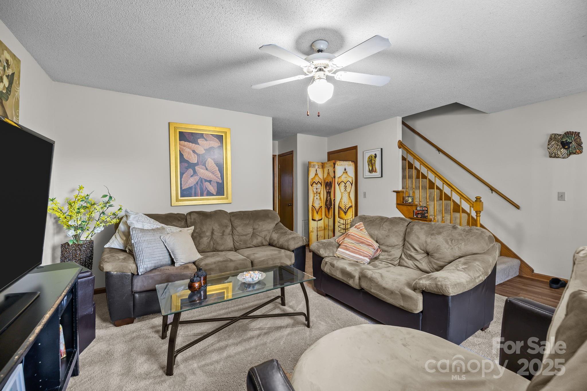 180 Glenwood Drive Property Photo 16