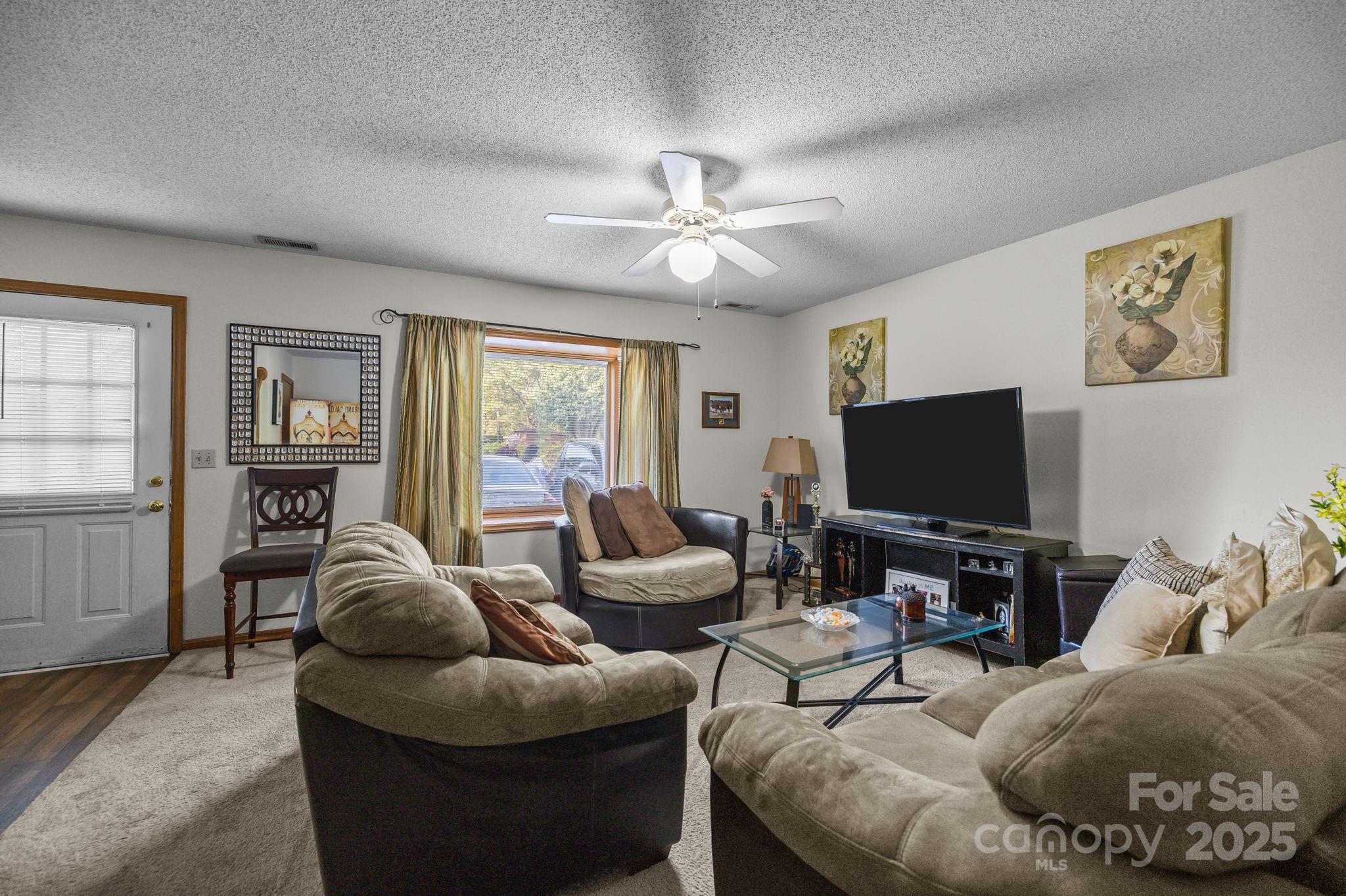 180 Glenwood Drive Property Photo 17