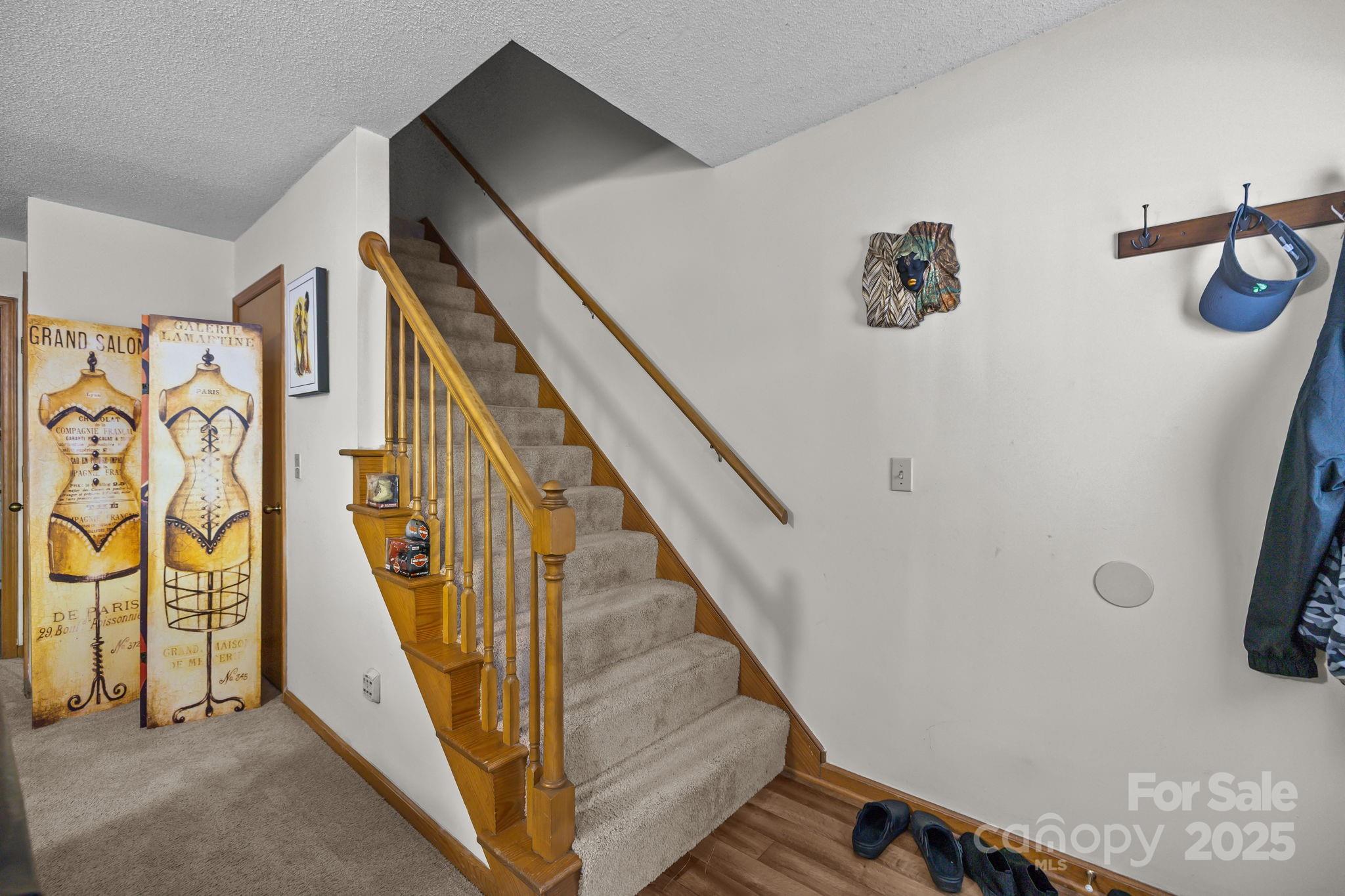 180 Glenwood Drive Property Photo 18