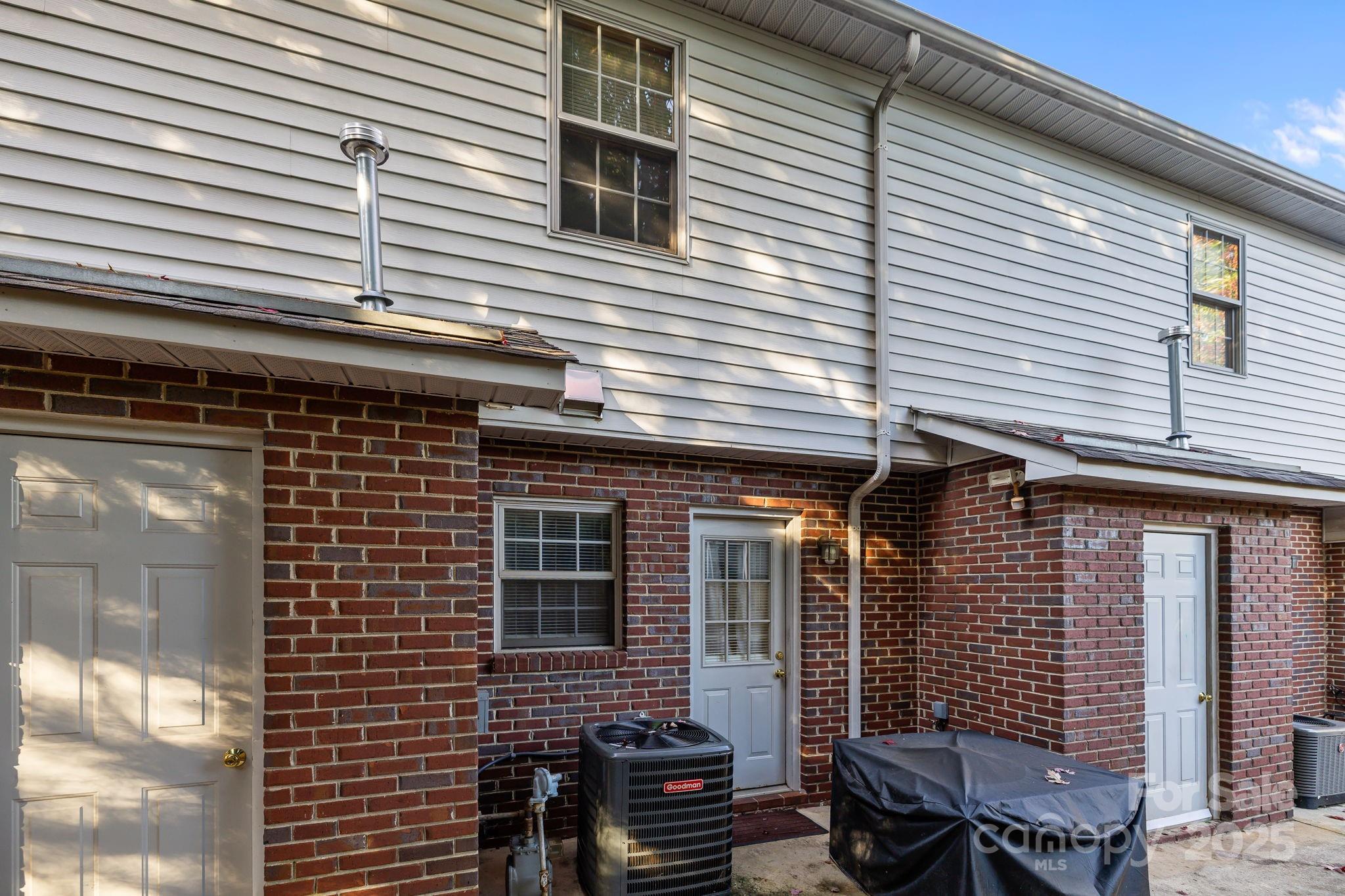 180 Glenwood Drive Property Photo 25