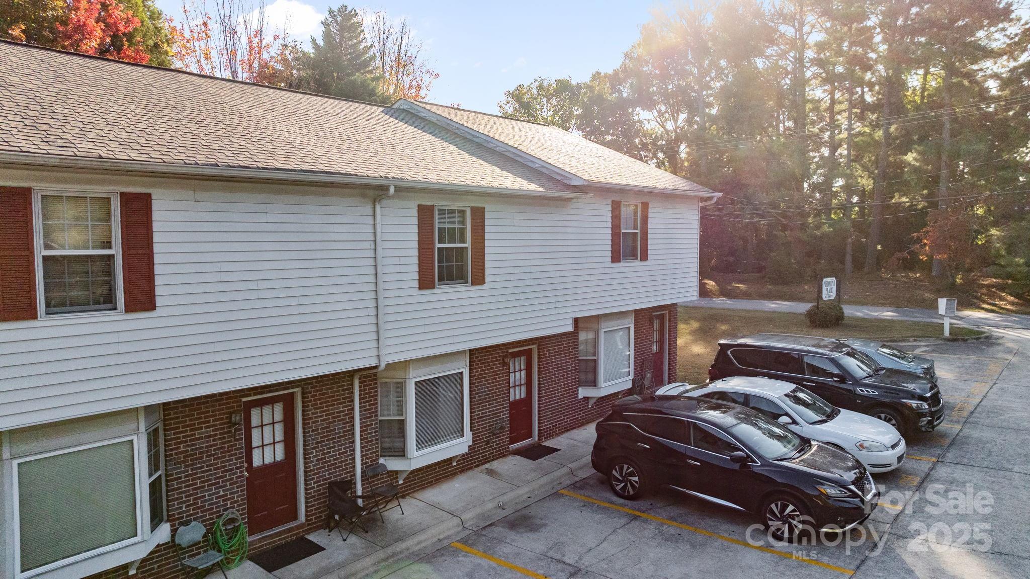 180 Glenwood Drive Property Photo 27