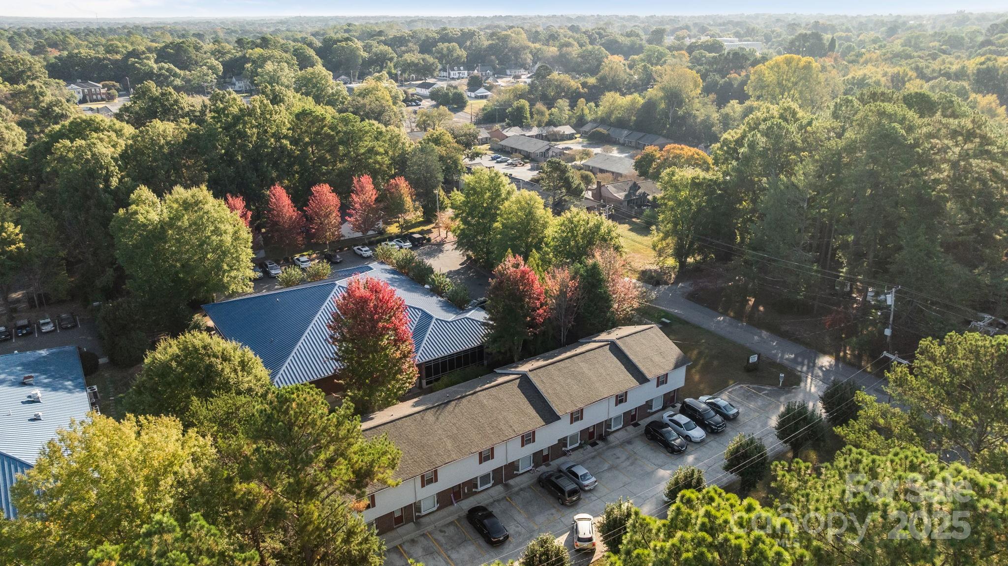 180 Glenwood Drive Property Photo 30