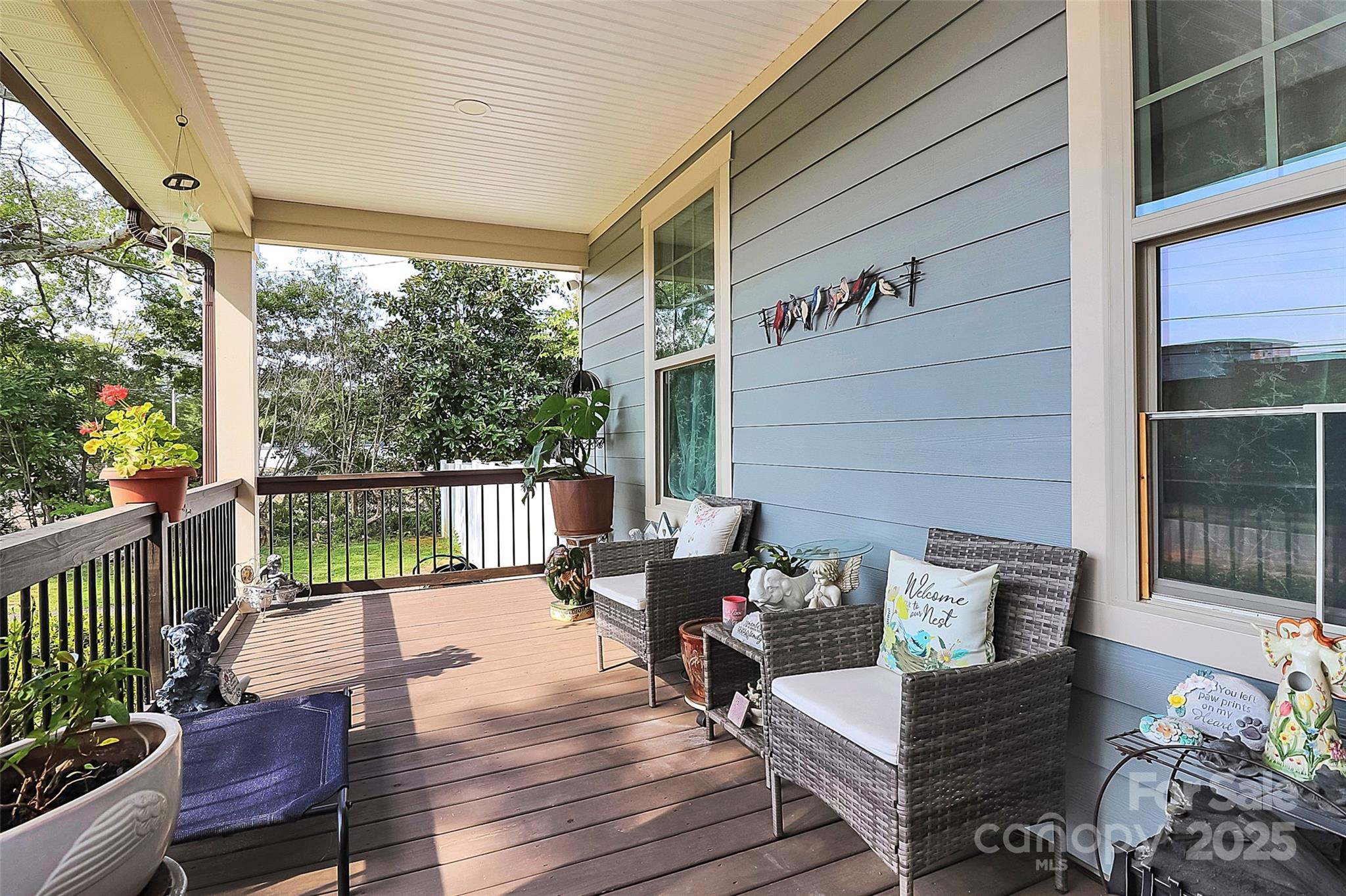 911 Earl Street Property Photo 6