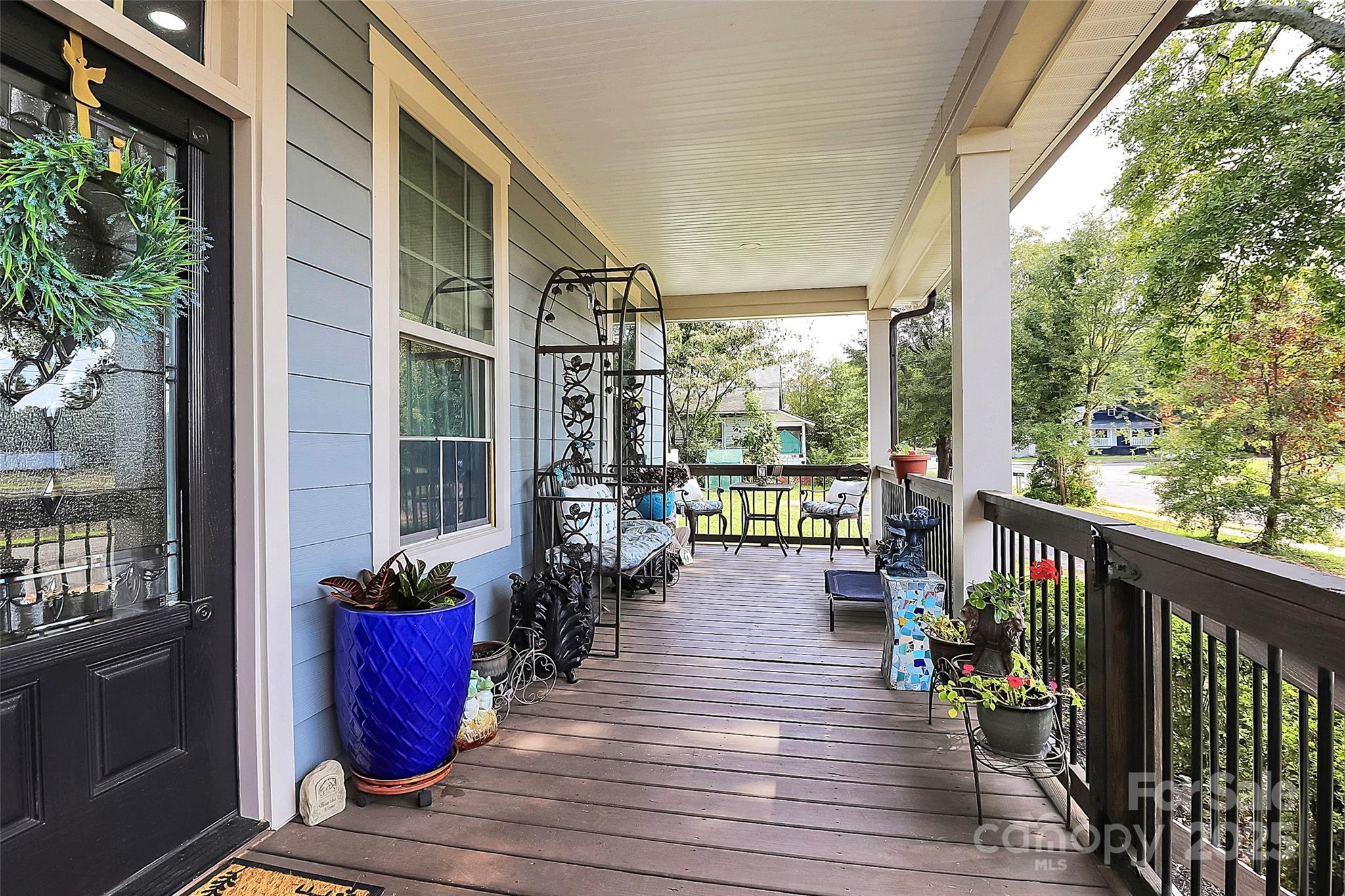 911 Earl Street Property Photo 8