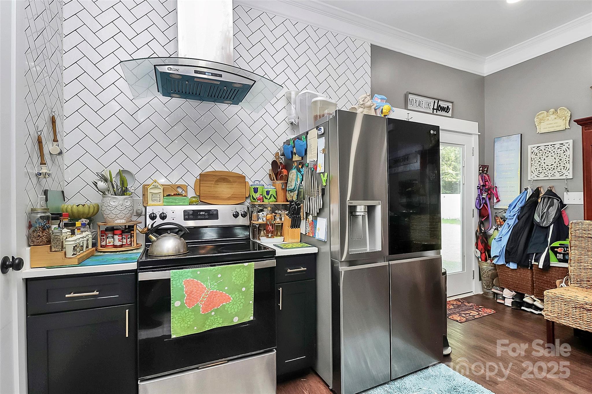 911 Earl Street Property Photo 18