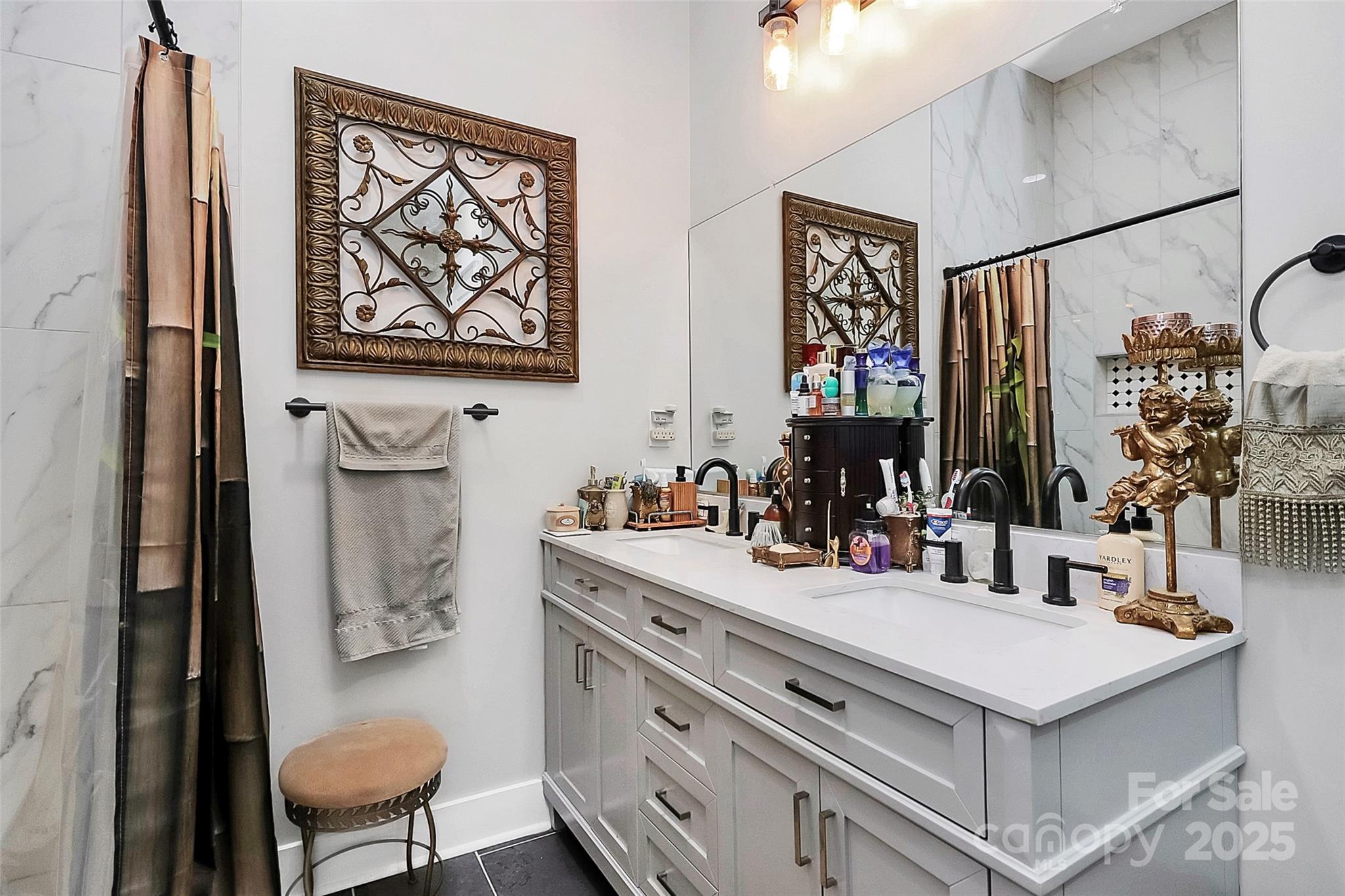 911 Earl Street Property Photo 20