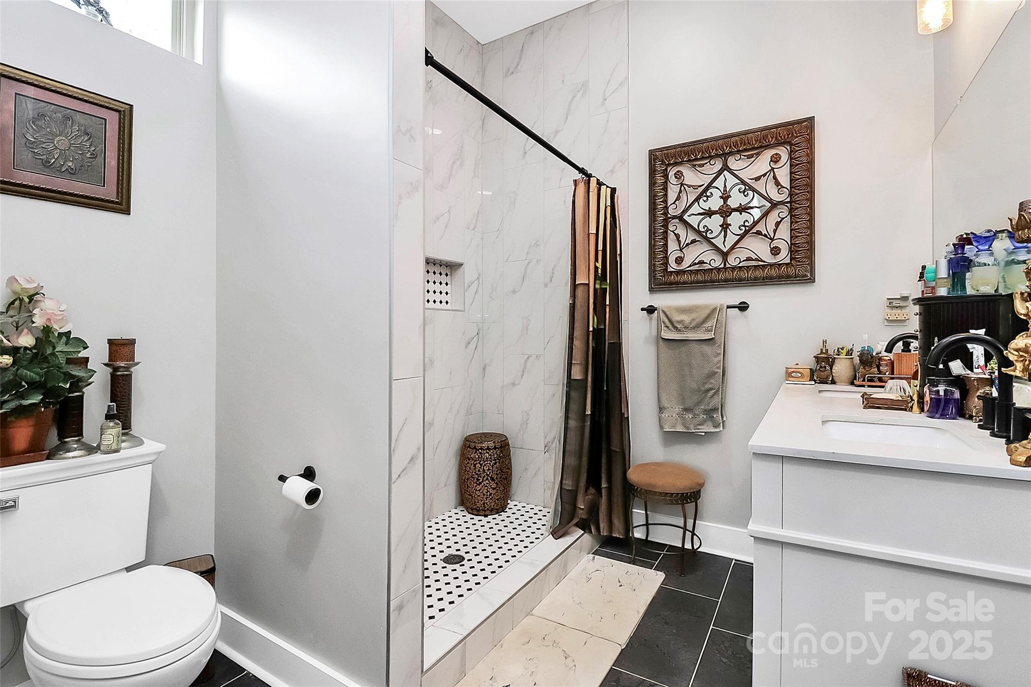 911 Earl Street Property Photo 21