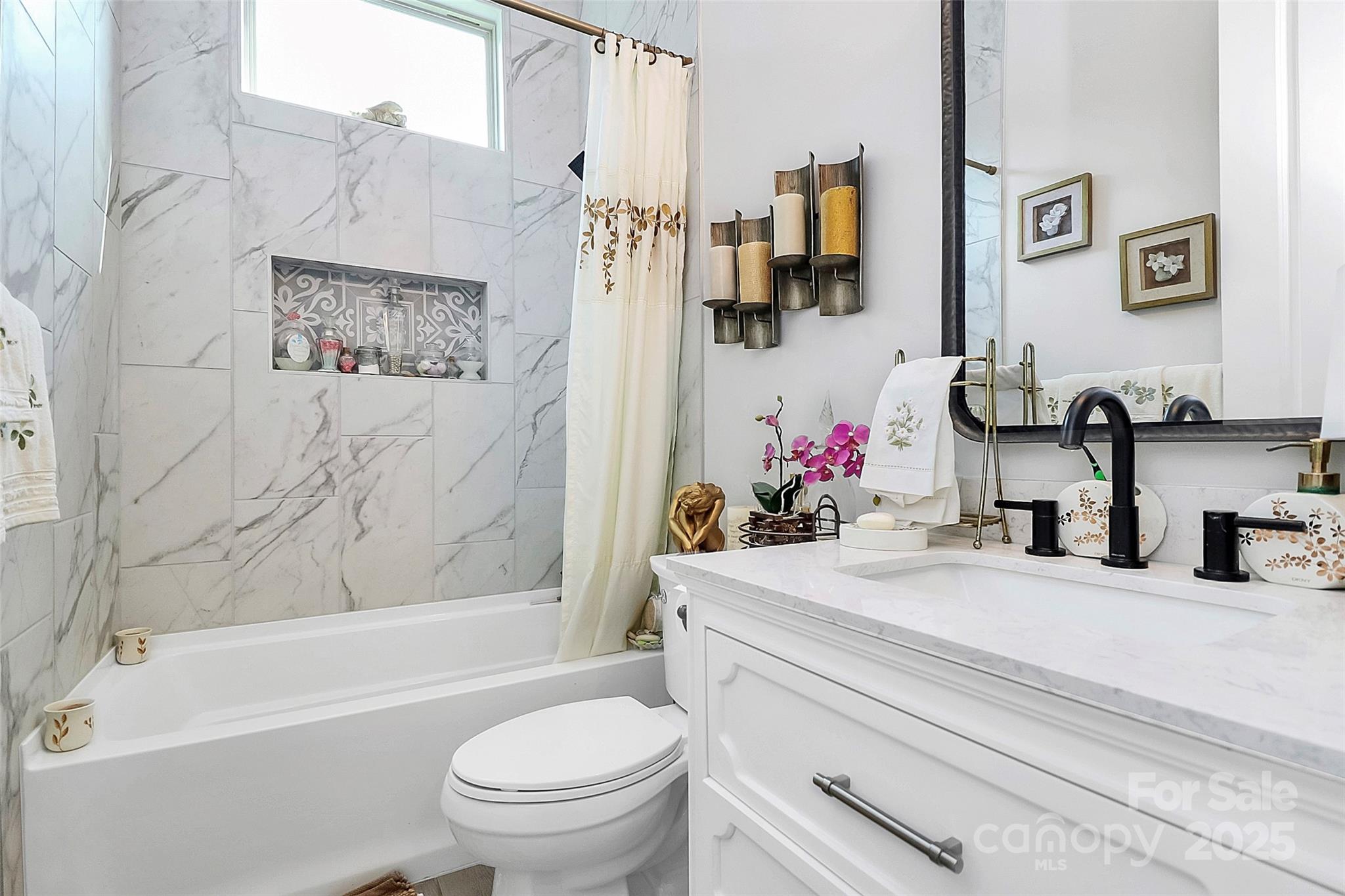 911 Earl Street Property Photo 25