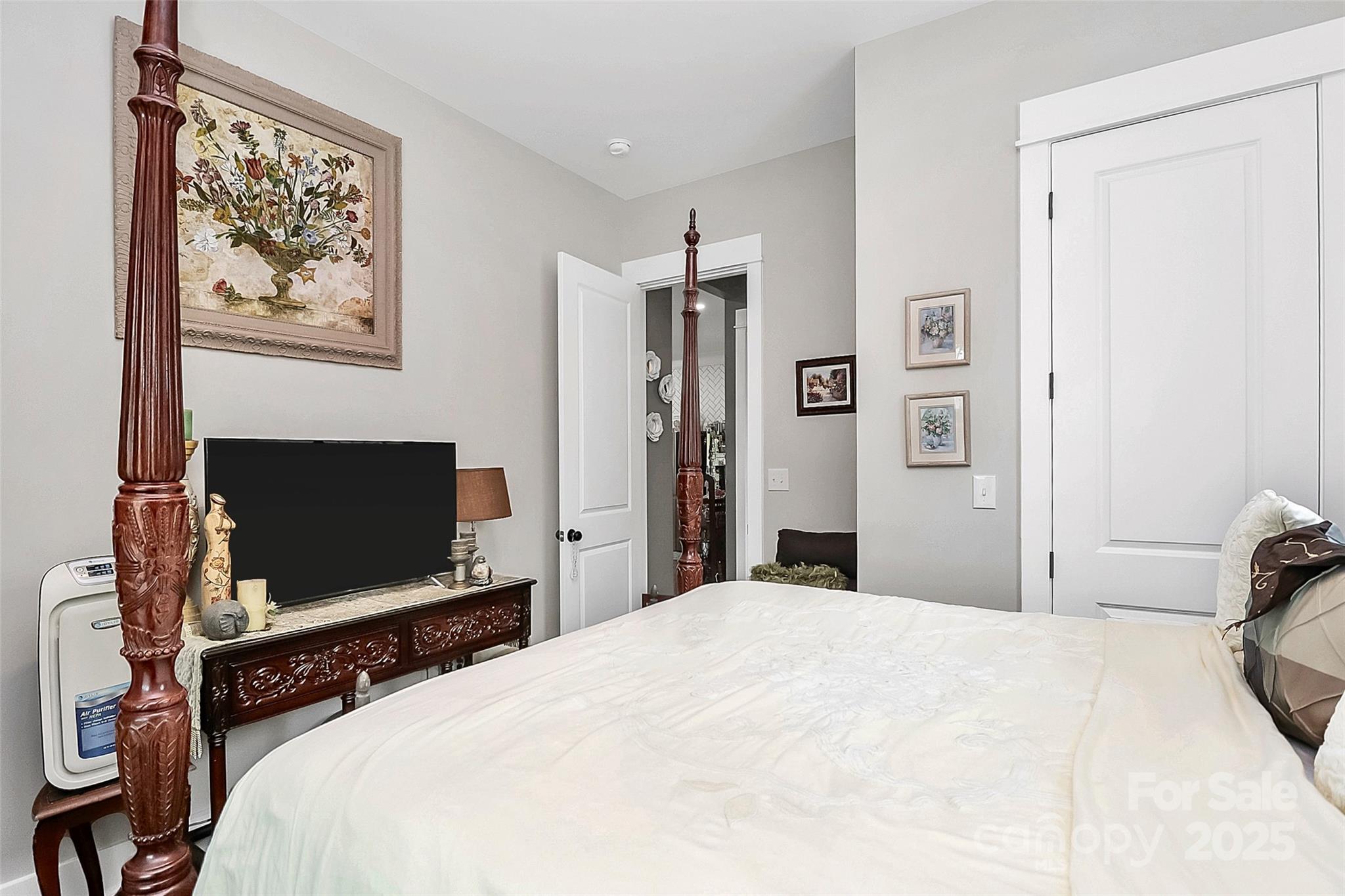 911 Earl Street Property Photo 28