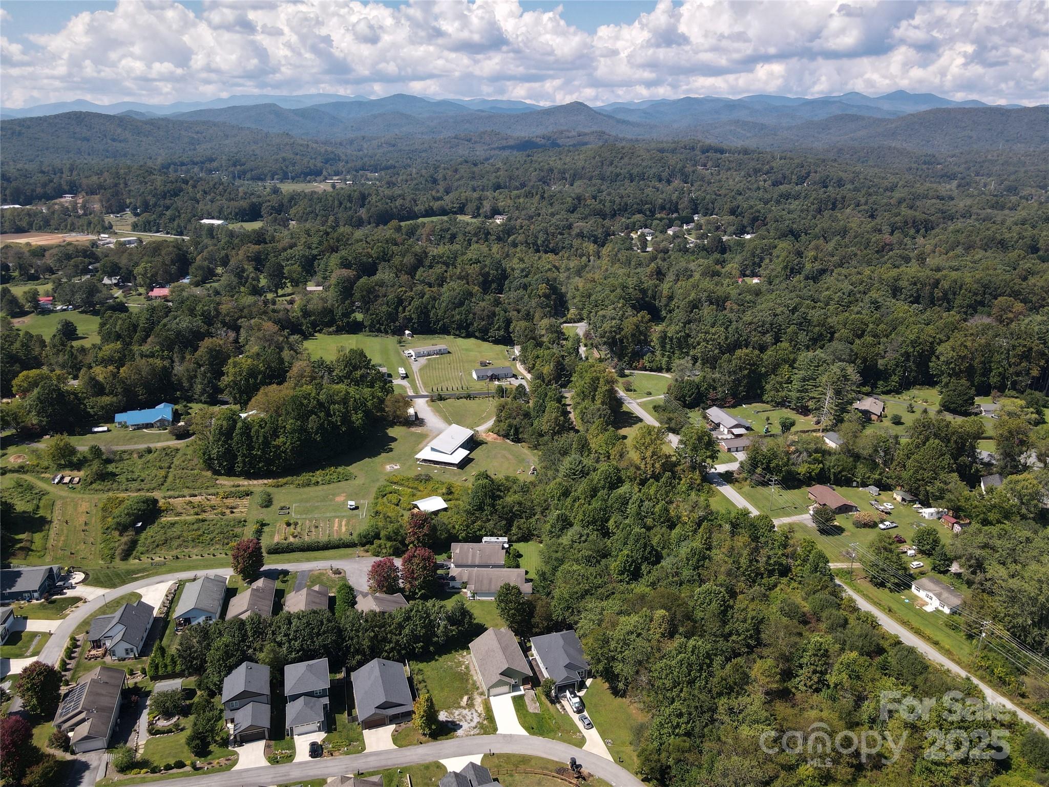 89 Hamilton Woods Lane Property Photo 8