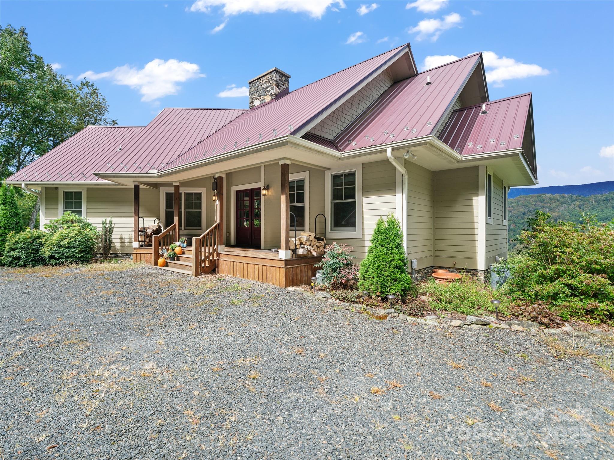 1992 Green Creek Road Property Photo 3