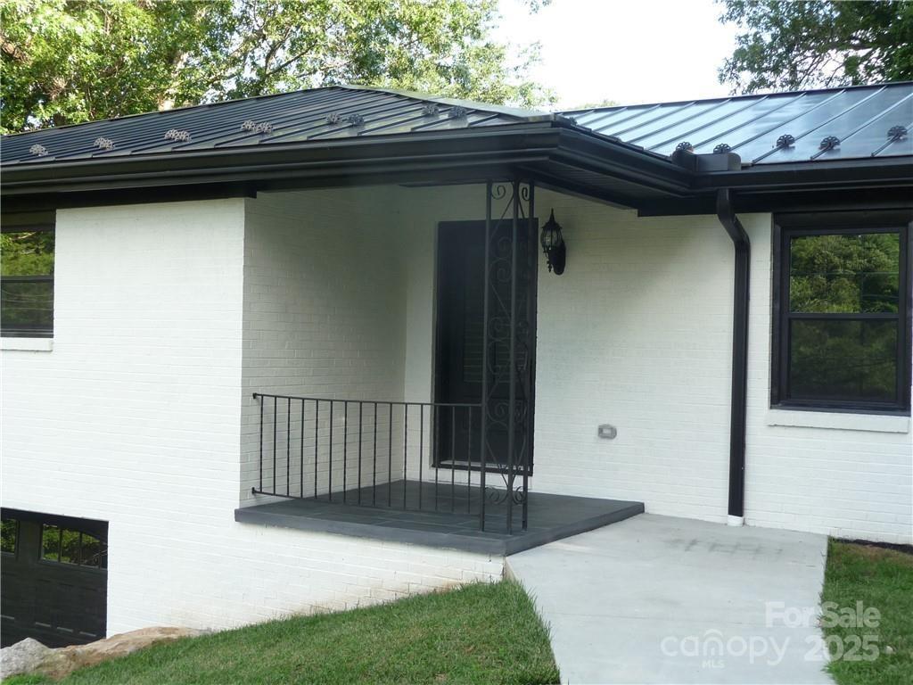 384 New River Heights 12 Property Photo 3