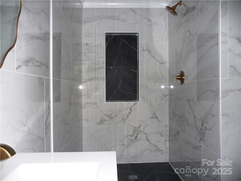 384 New River Heights 12 Property Photo 20