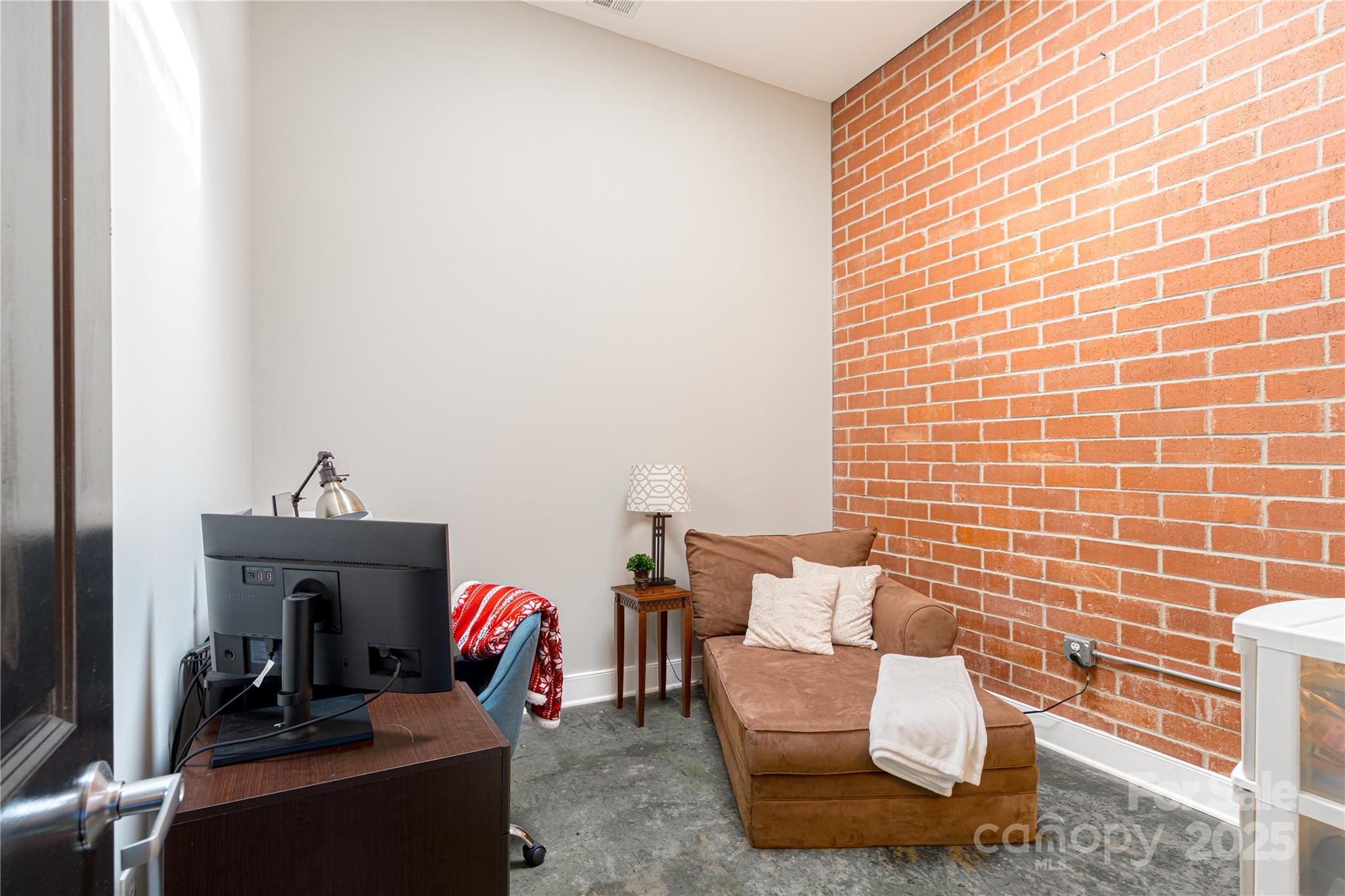 710 W Trade Street 701 Property Photo 17