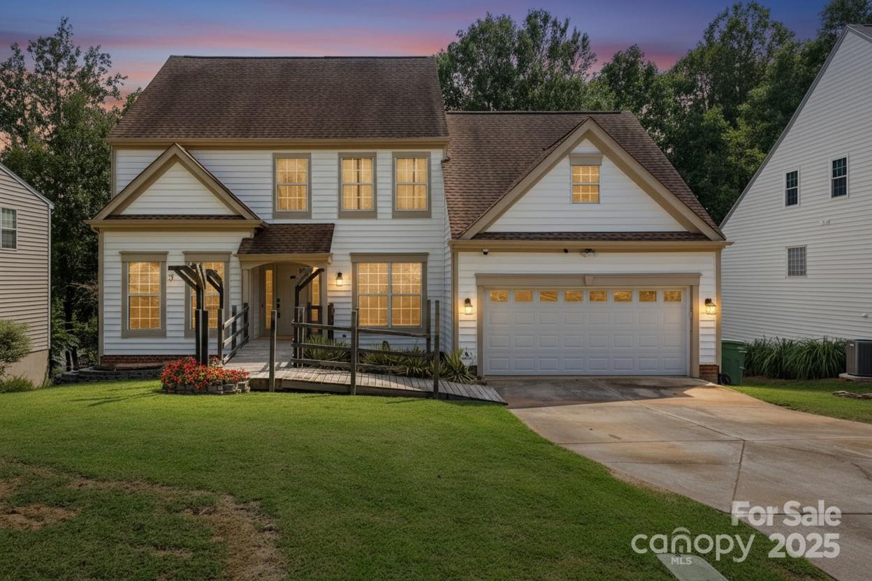 105 Lyman Oak Court Property Photo 1