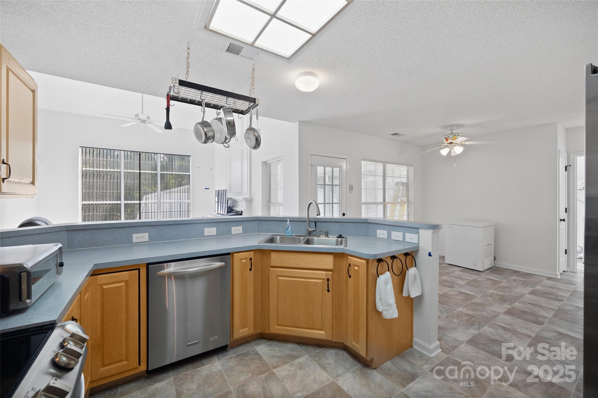 105 Lyman Oak Court Property Photo 8