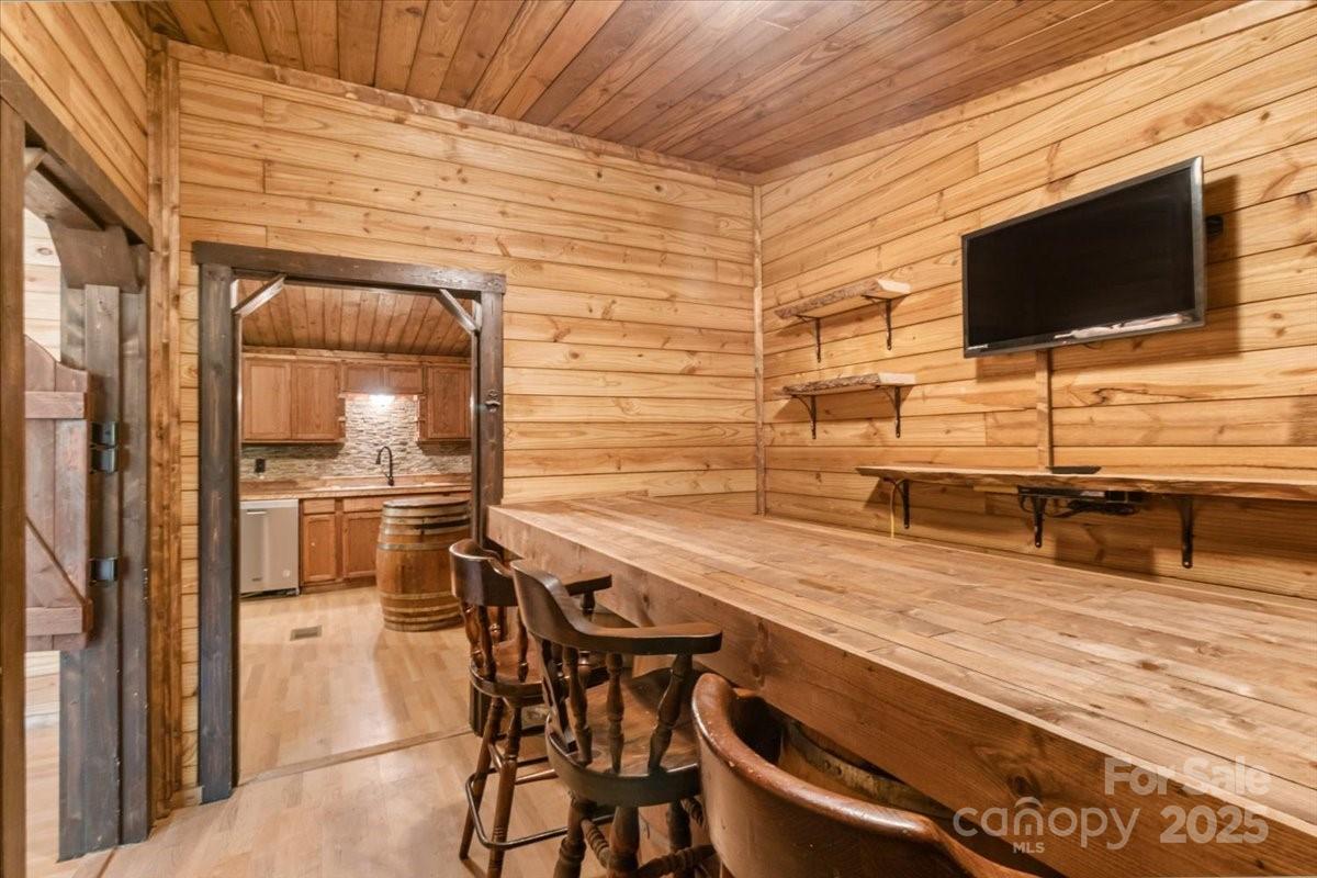 1050 Wyatt Town Road Property Photo 7