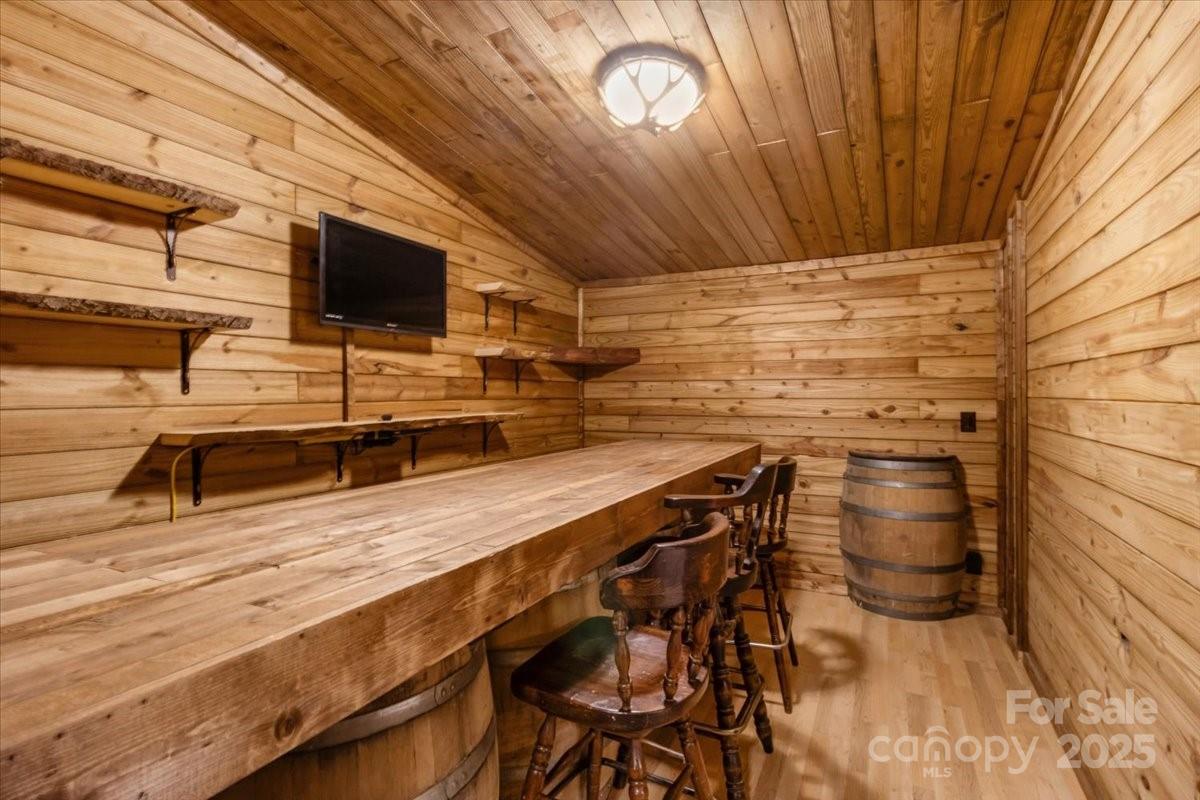 1050 Wyatt Town Road Property Photo 8