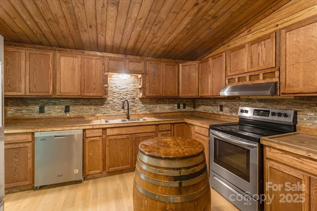 1050 Wyatt Town Road Property Photo 10