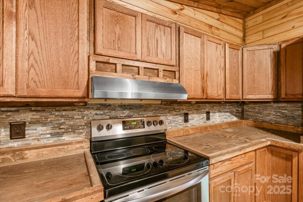 1050 Wyatt Town Road Property Photo 12