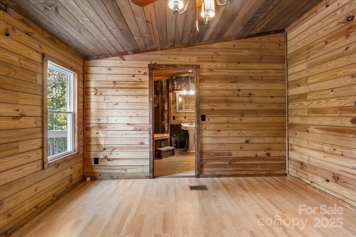 1050 Wyatt Town Road Property Photo 17