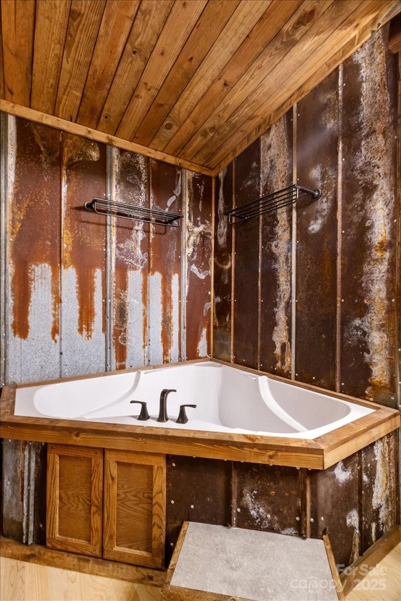 1050 Wyatt Town Road Property Photo 22