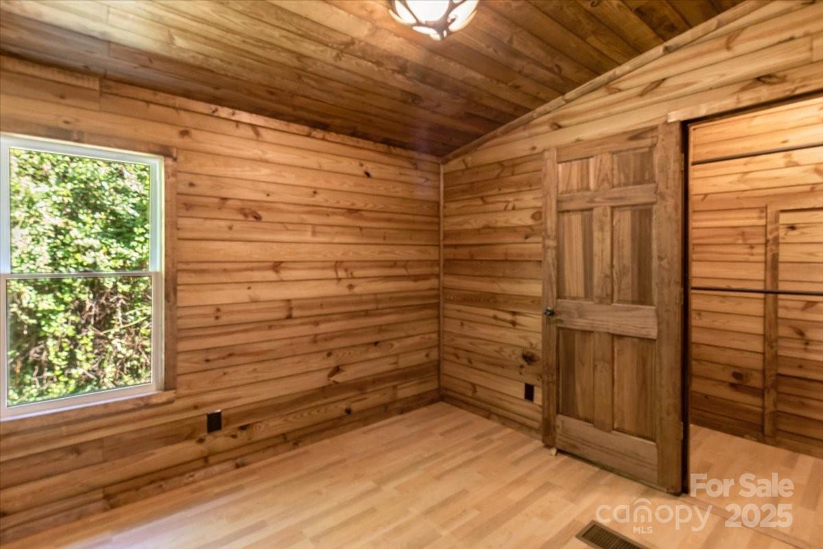 1050 Wyatt Town Road Property Photo 29