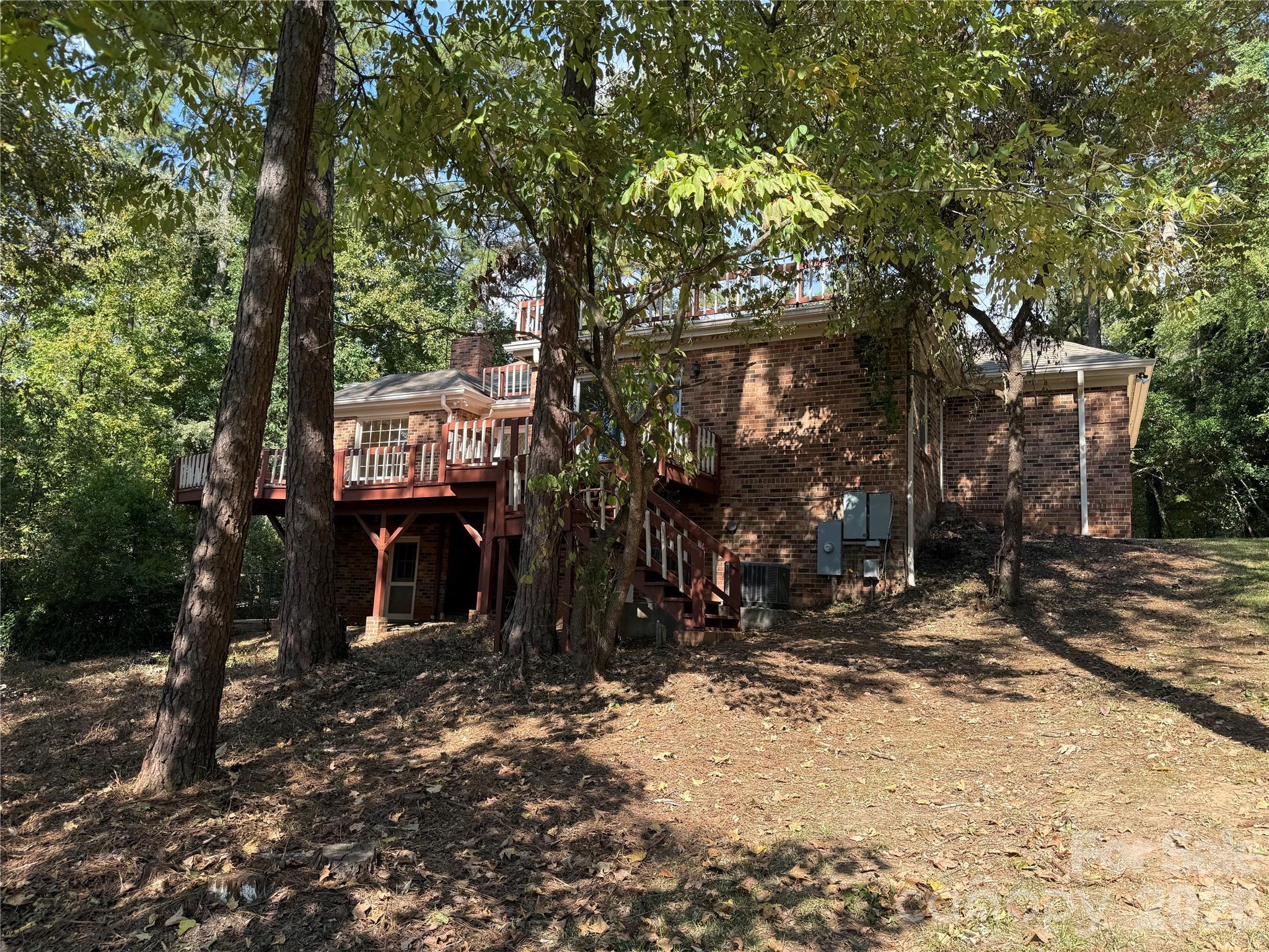 1437 Westmoreland Drive Property Photo 3