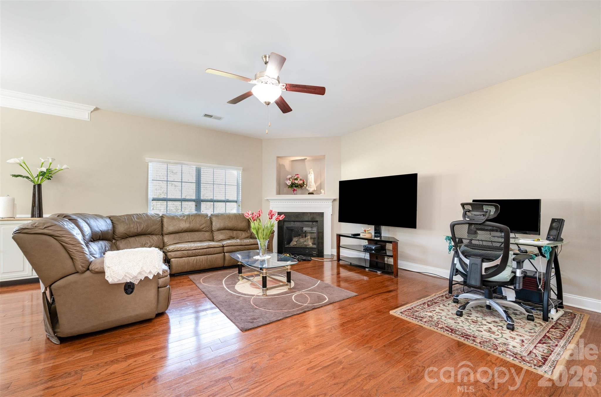 14725 Vaughan Drive Property Photo 6