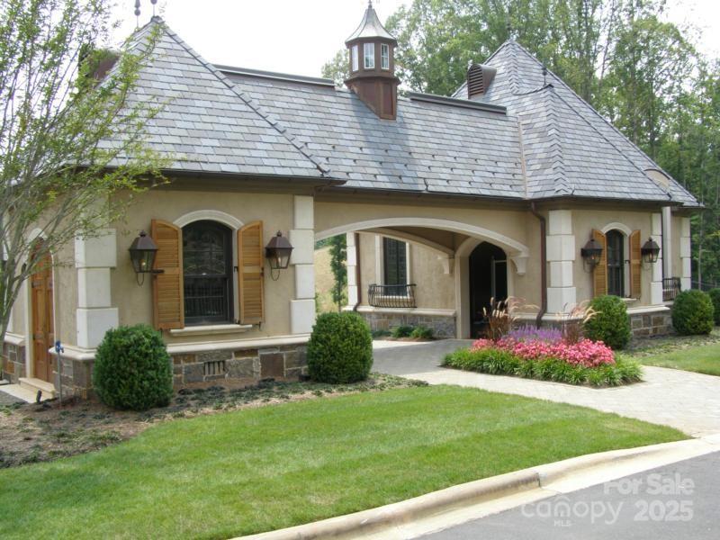 3213 Lake Pointe Drive Property Photo 4