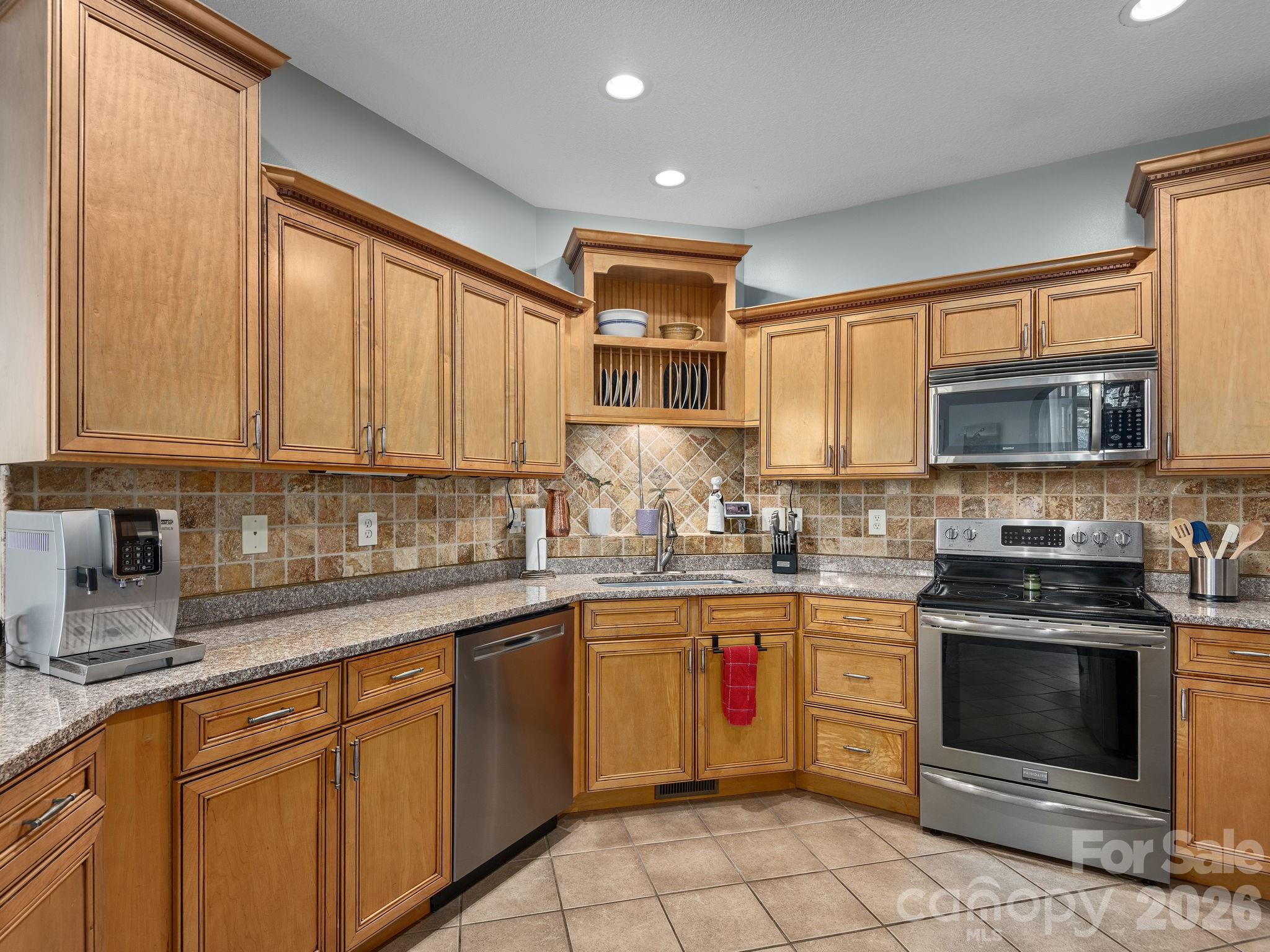 95 Driftstone Circle Property Photo 14