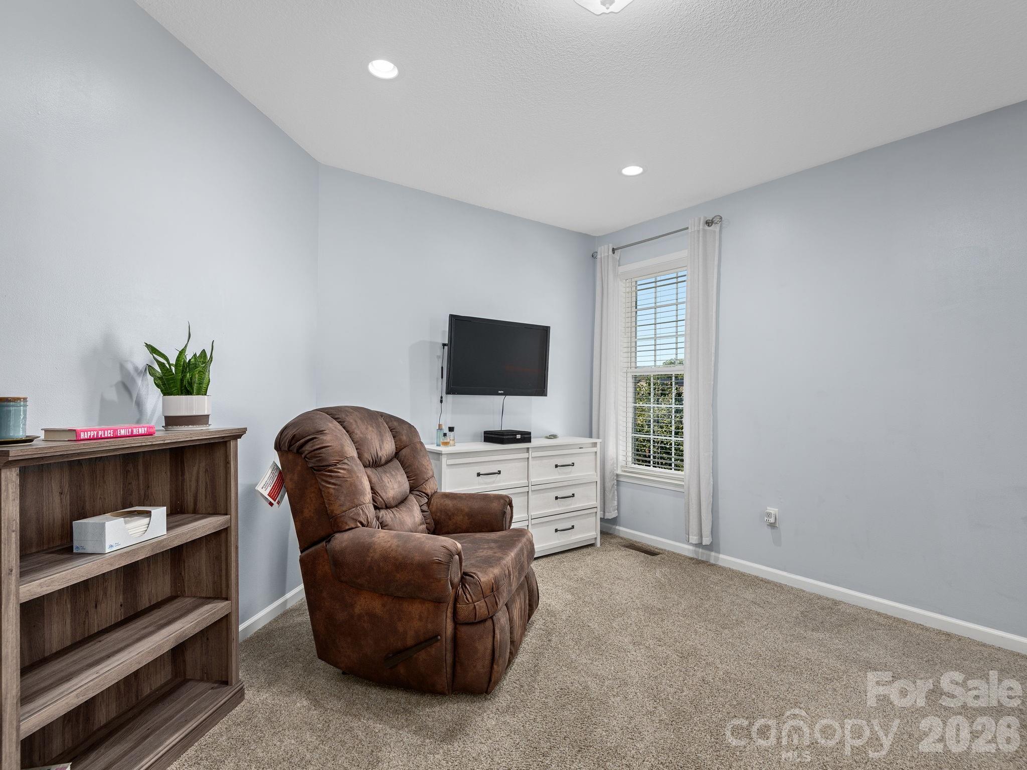 95 Driftstone Circle Property Photo 18