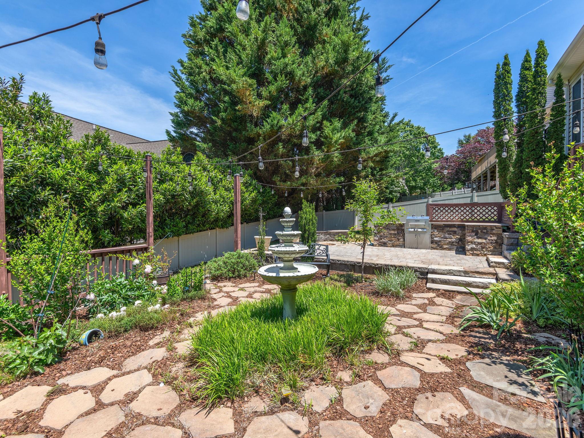 95 Driftstone Circle Property Photo 39