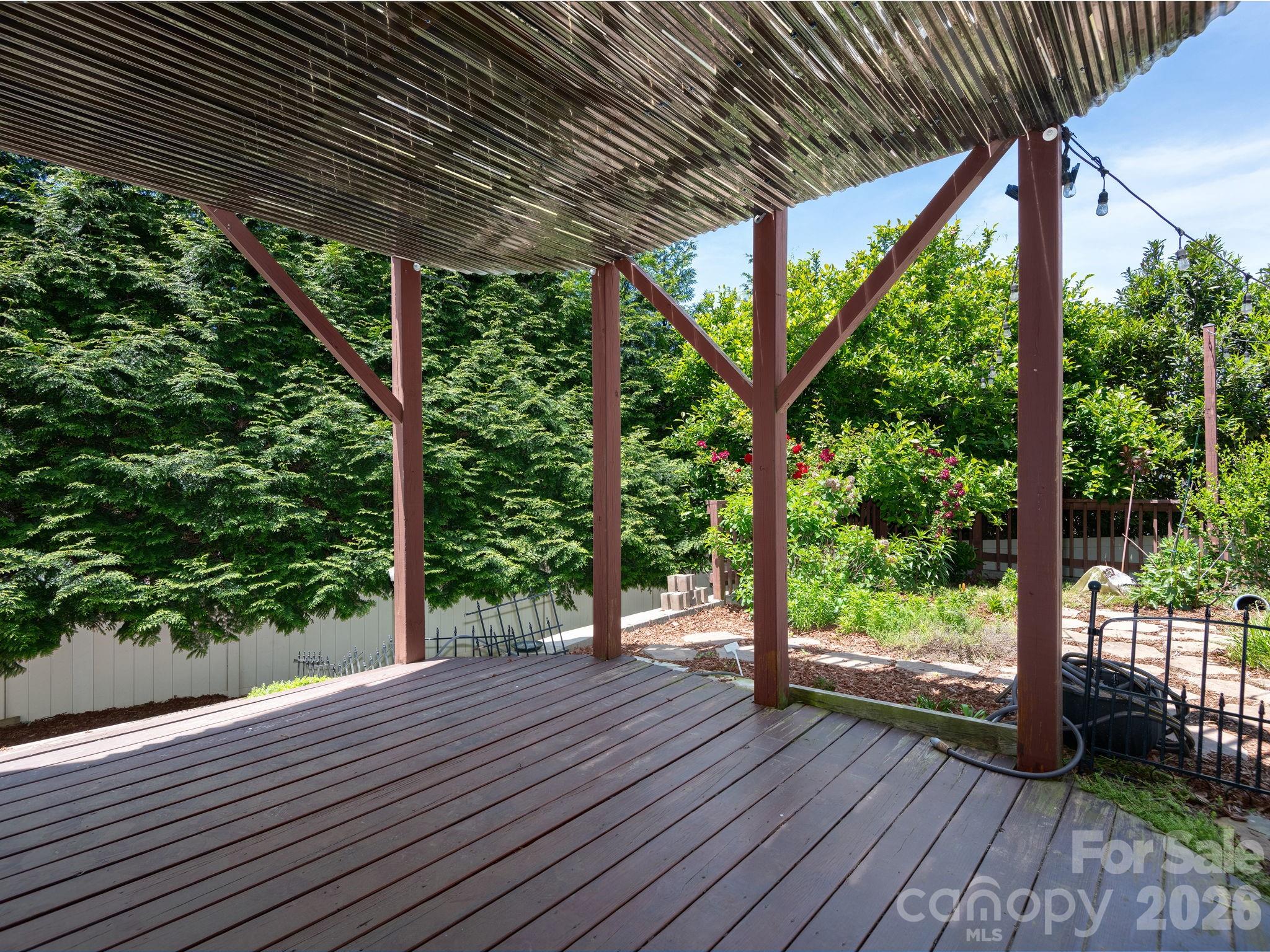 95 Driftstone Circle Property Photo 40