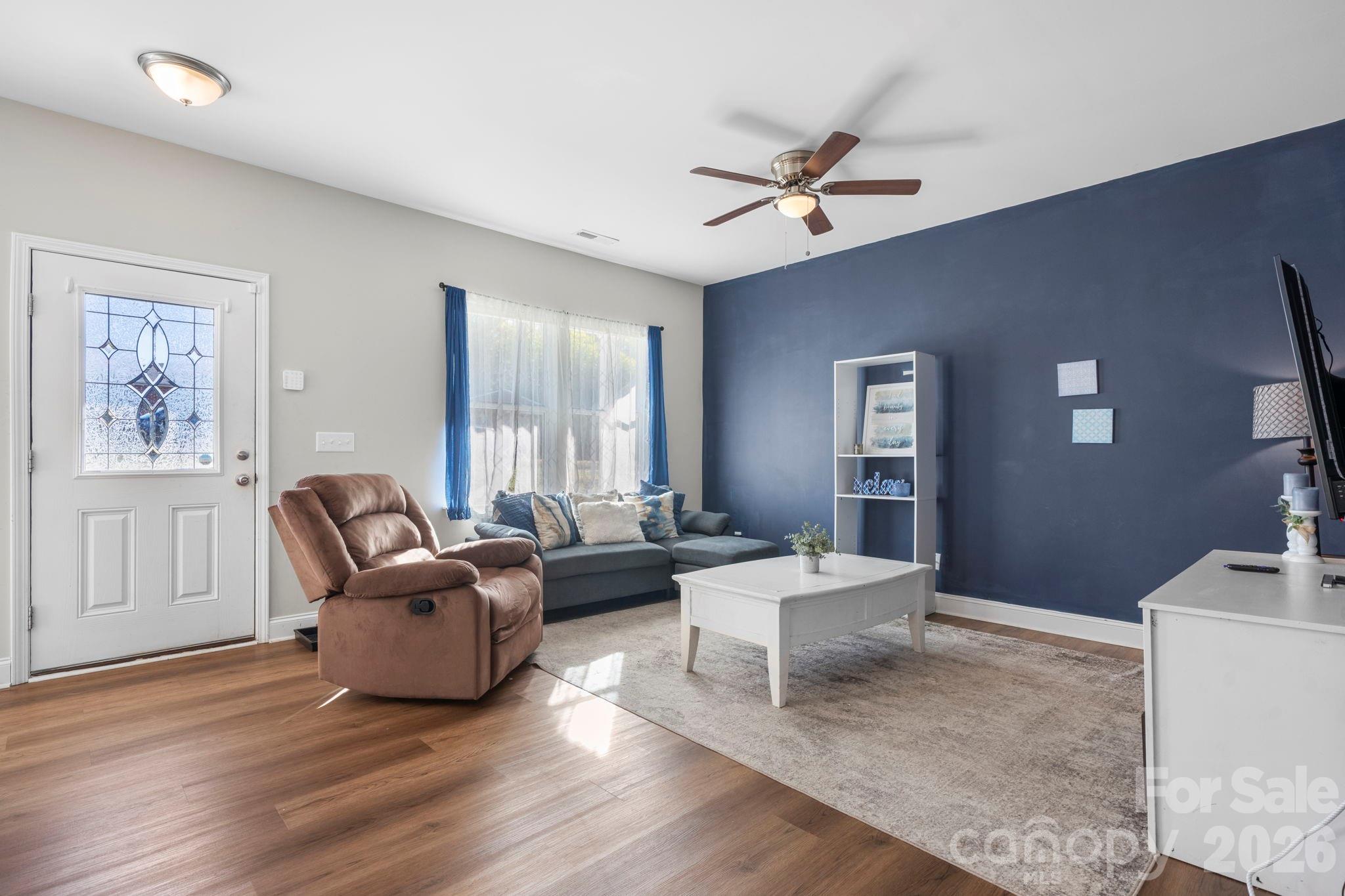 402 2nd Street Property Photo 1