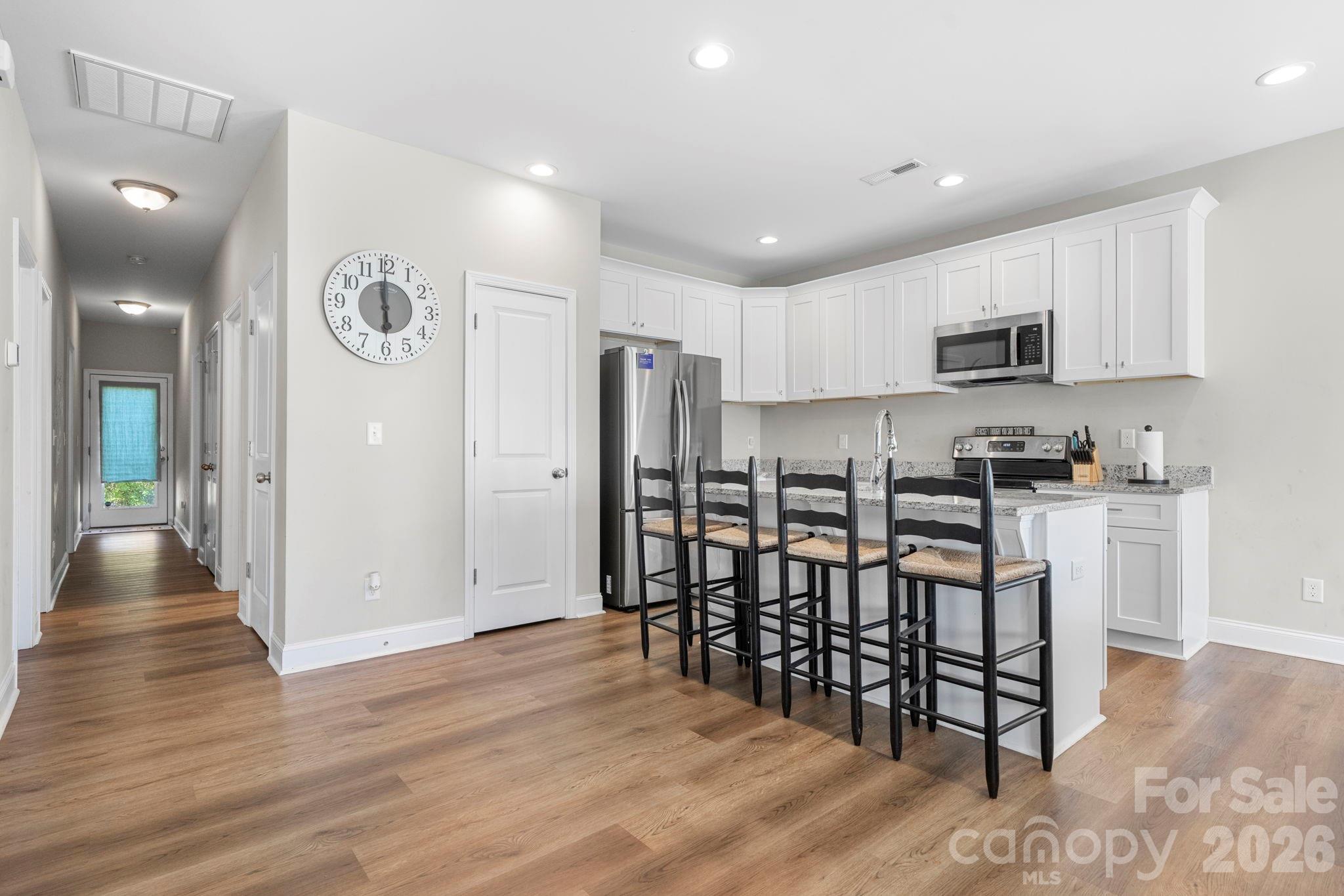 402 2nd Street Property Photo 3