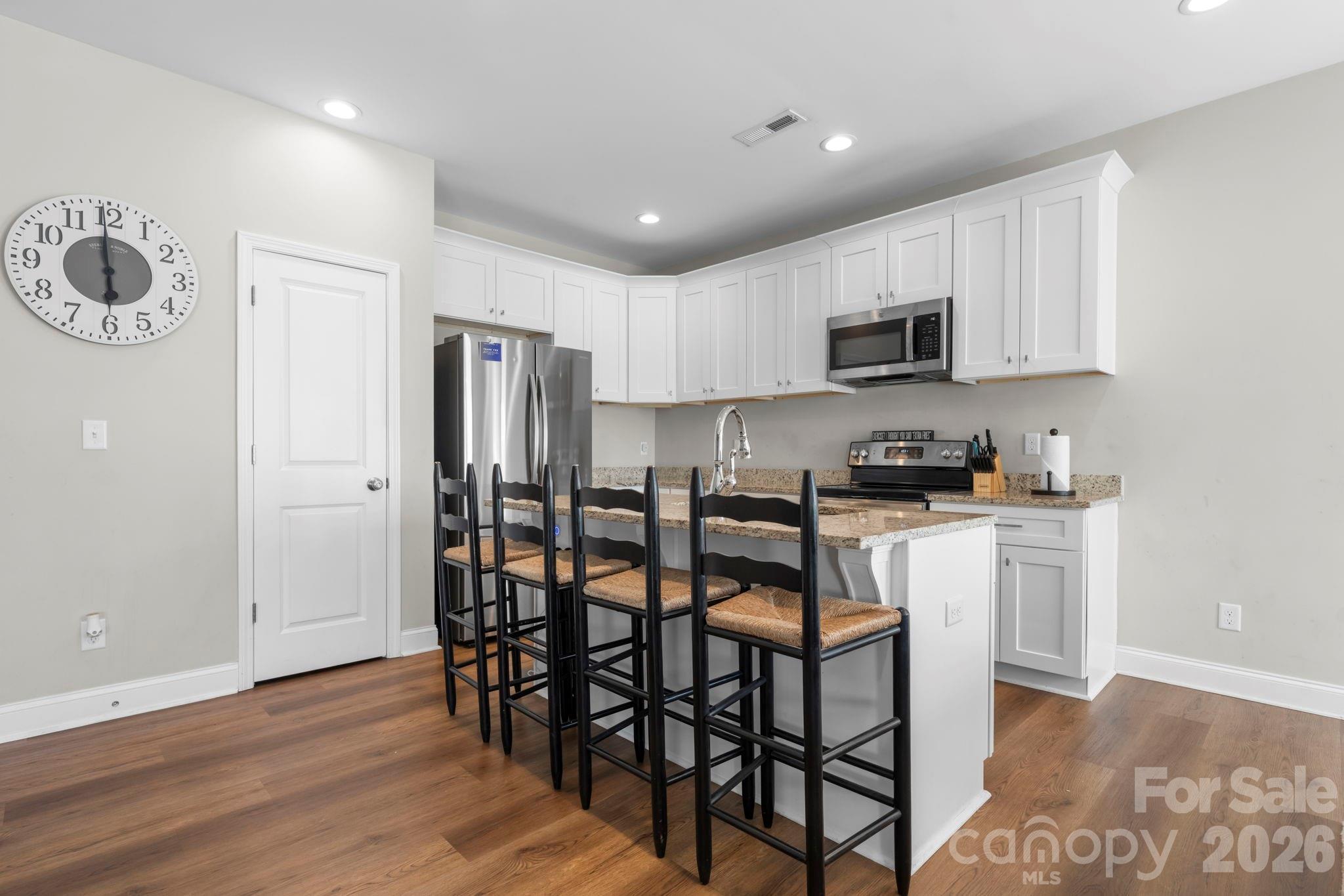 402 2nd Street Property Photo 5