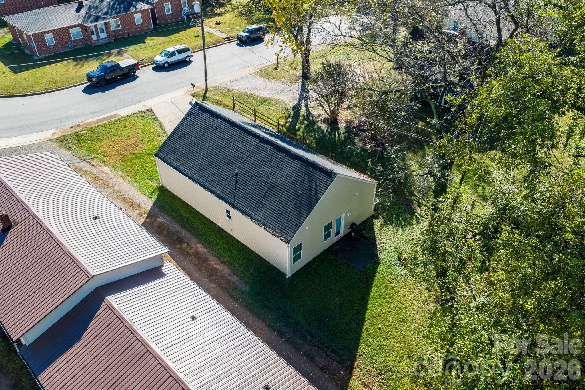 402 2nd Street Property Photo 23