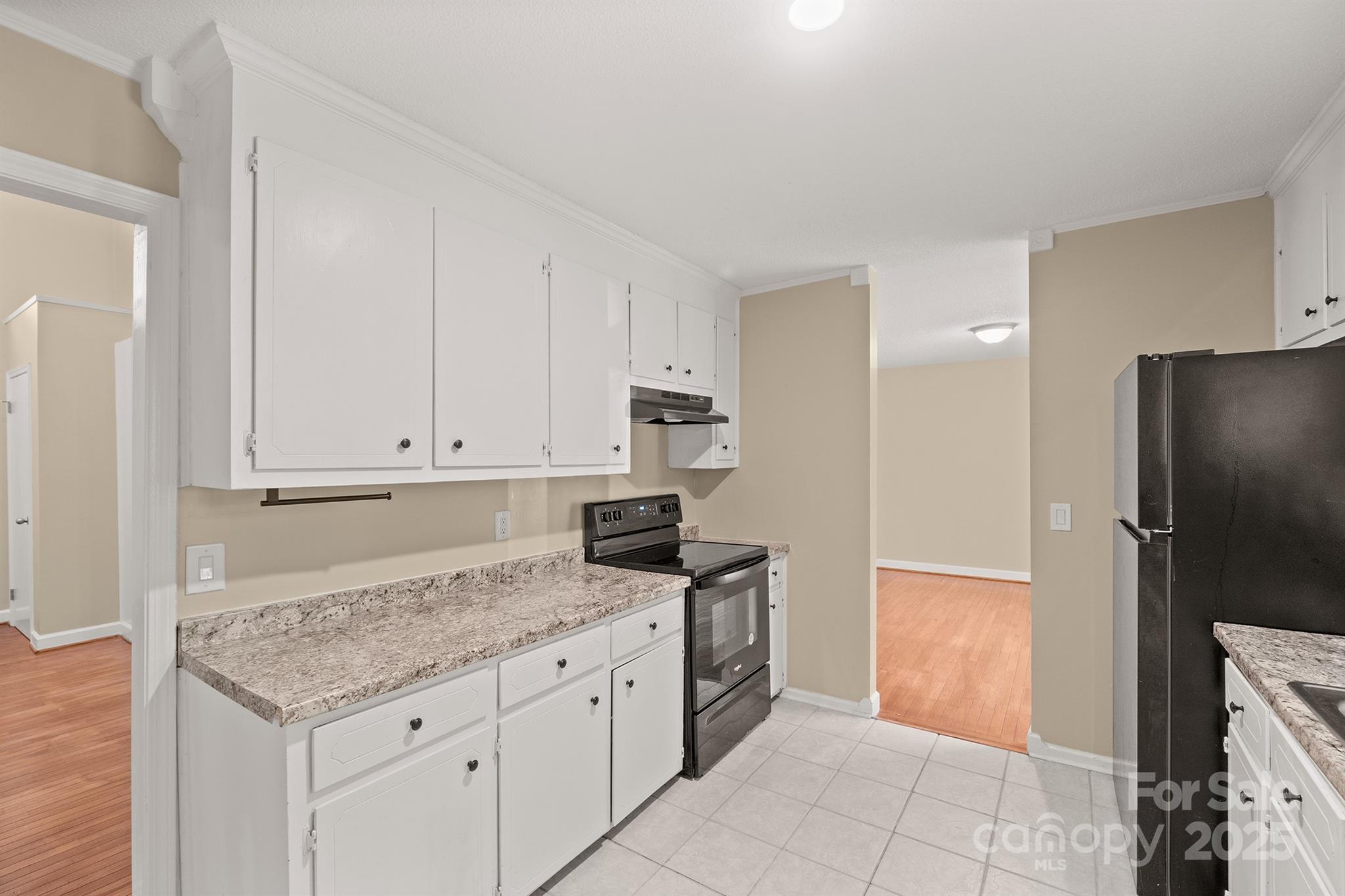 1052 Palmyra Drive Property Photo 12