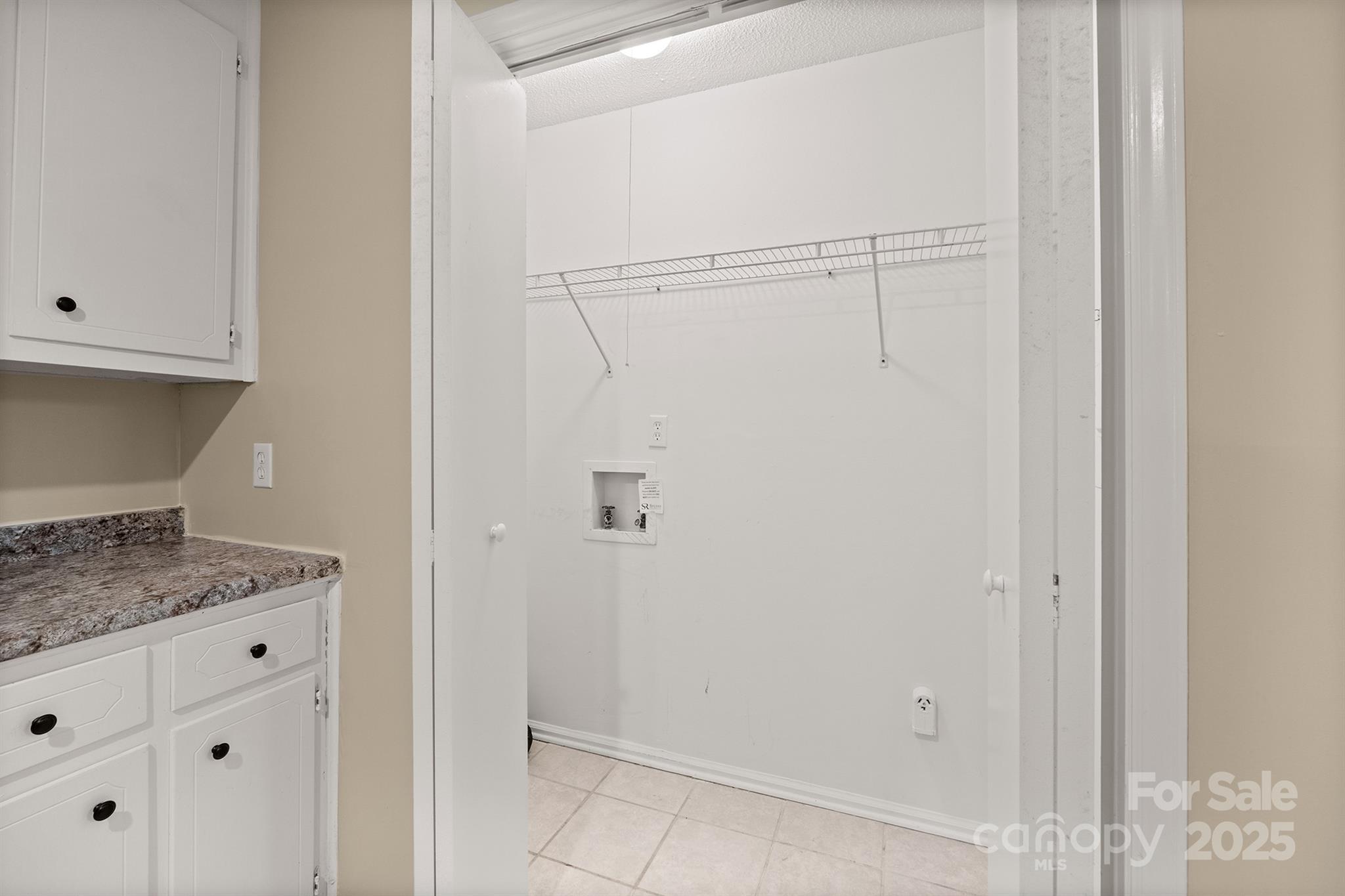 1052 Palmyra Drive Property Photo 13