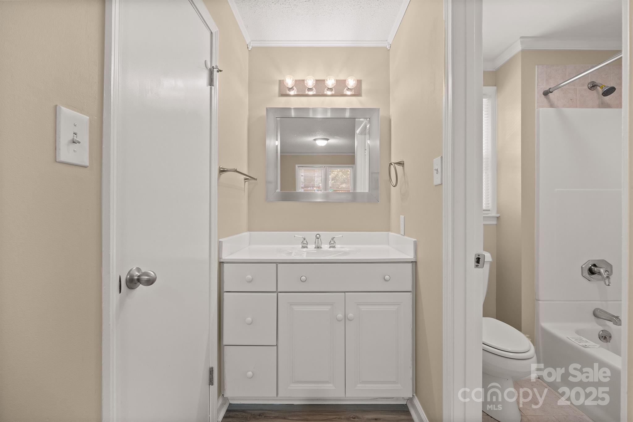 1052 Palmyra Drive Property Photo 17