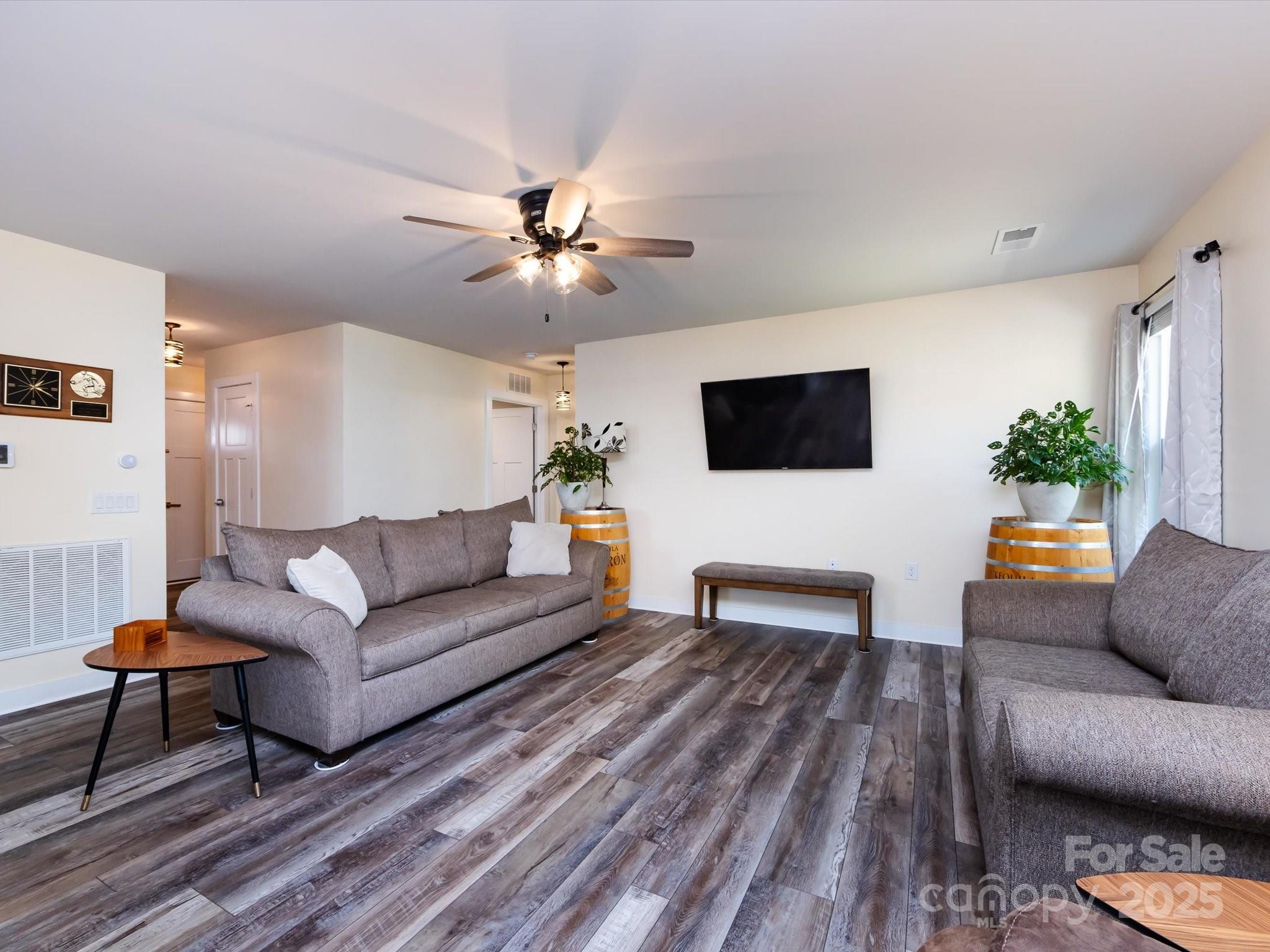 4499 Hunton Dale Road Property Photo 9