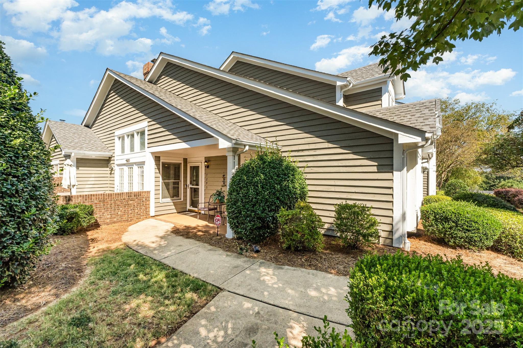 7295 Meeting Street Property Photo 1