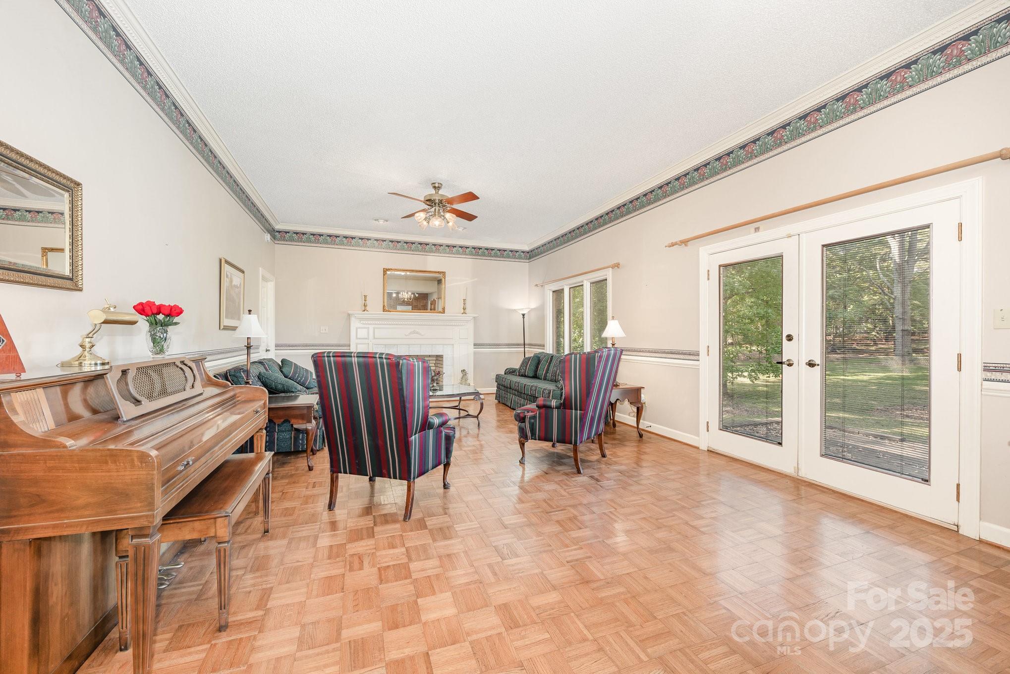 240 Partridge Run Property Photo 2