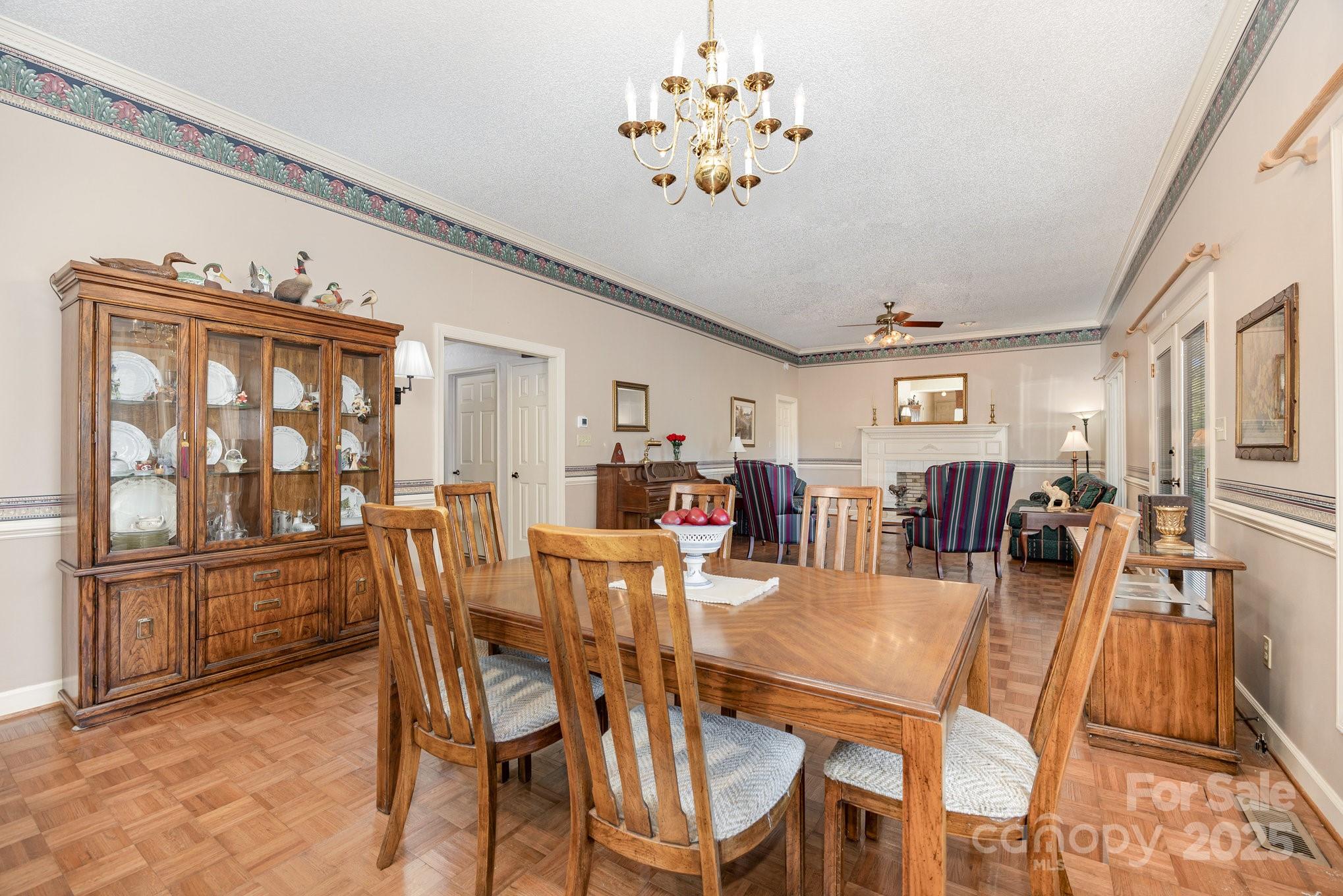 240 Partridge Run Property Photo 4