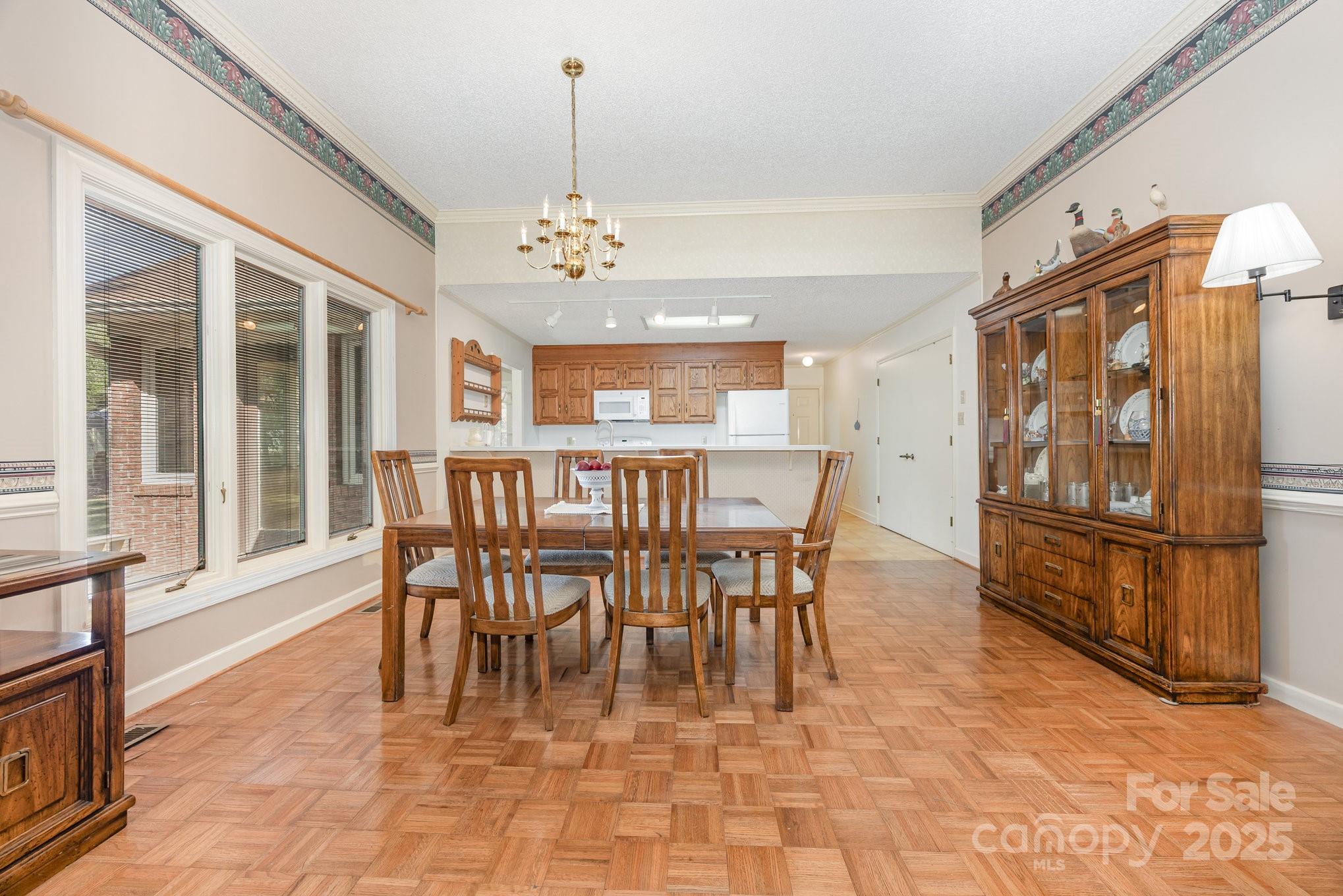 240 Partridge Run Property Photo 5