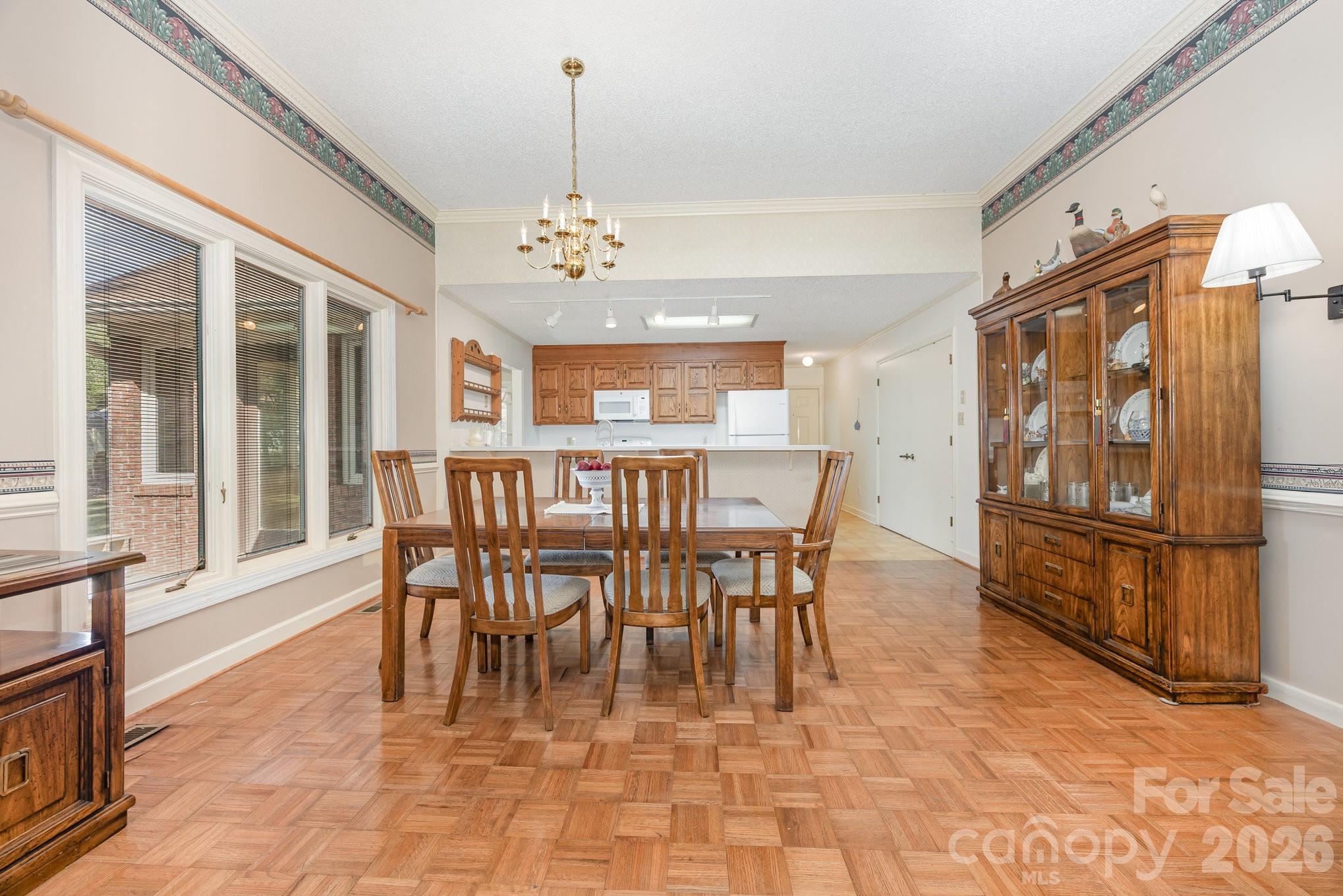 240 Partridge Run Property Photo 5