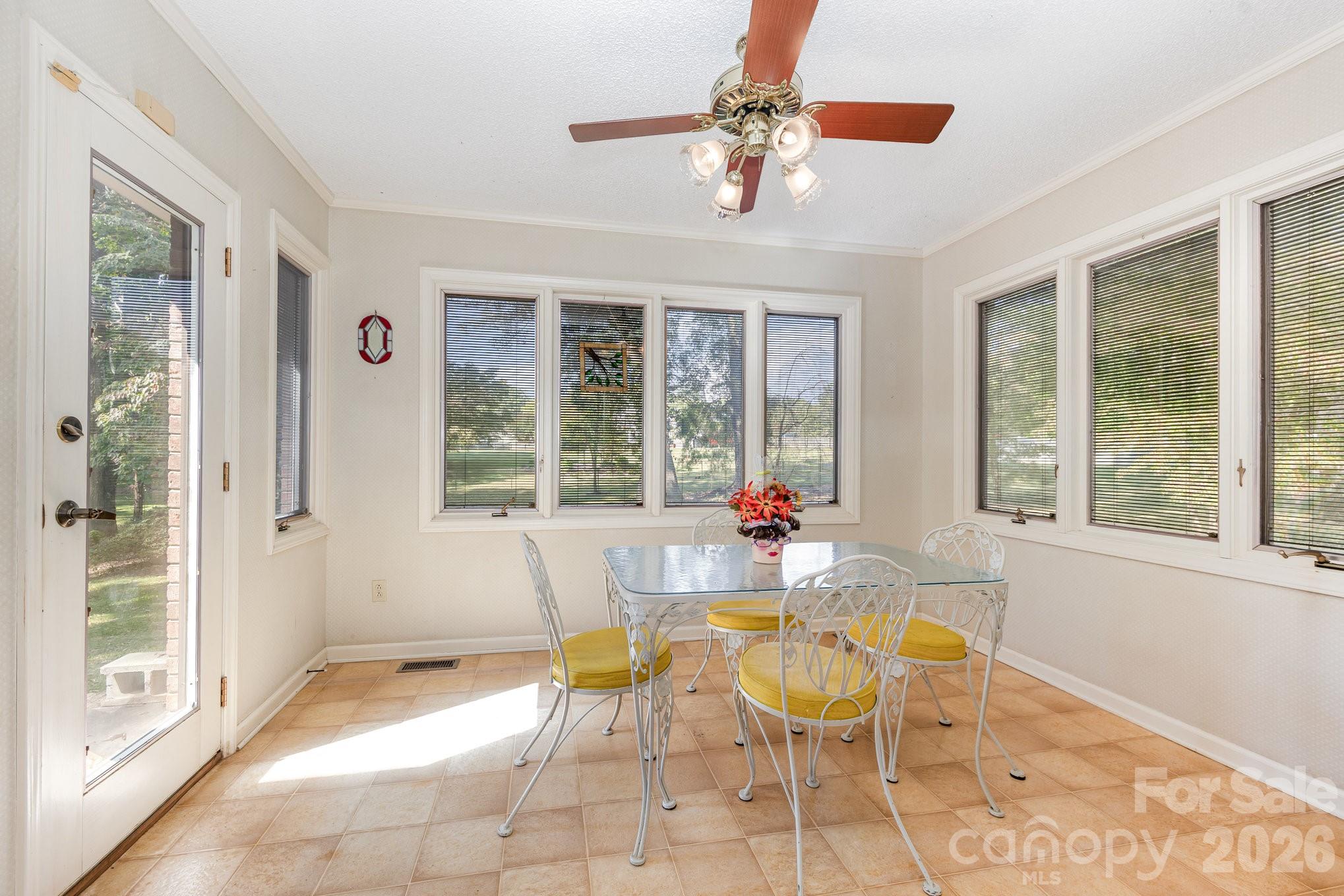 240 Partridge Run Property Photo 7