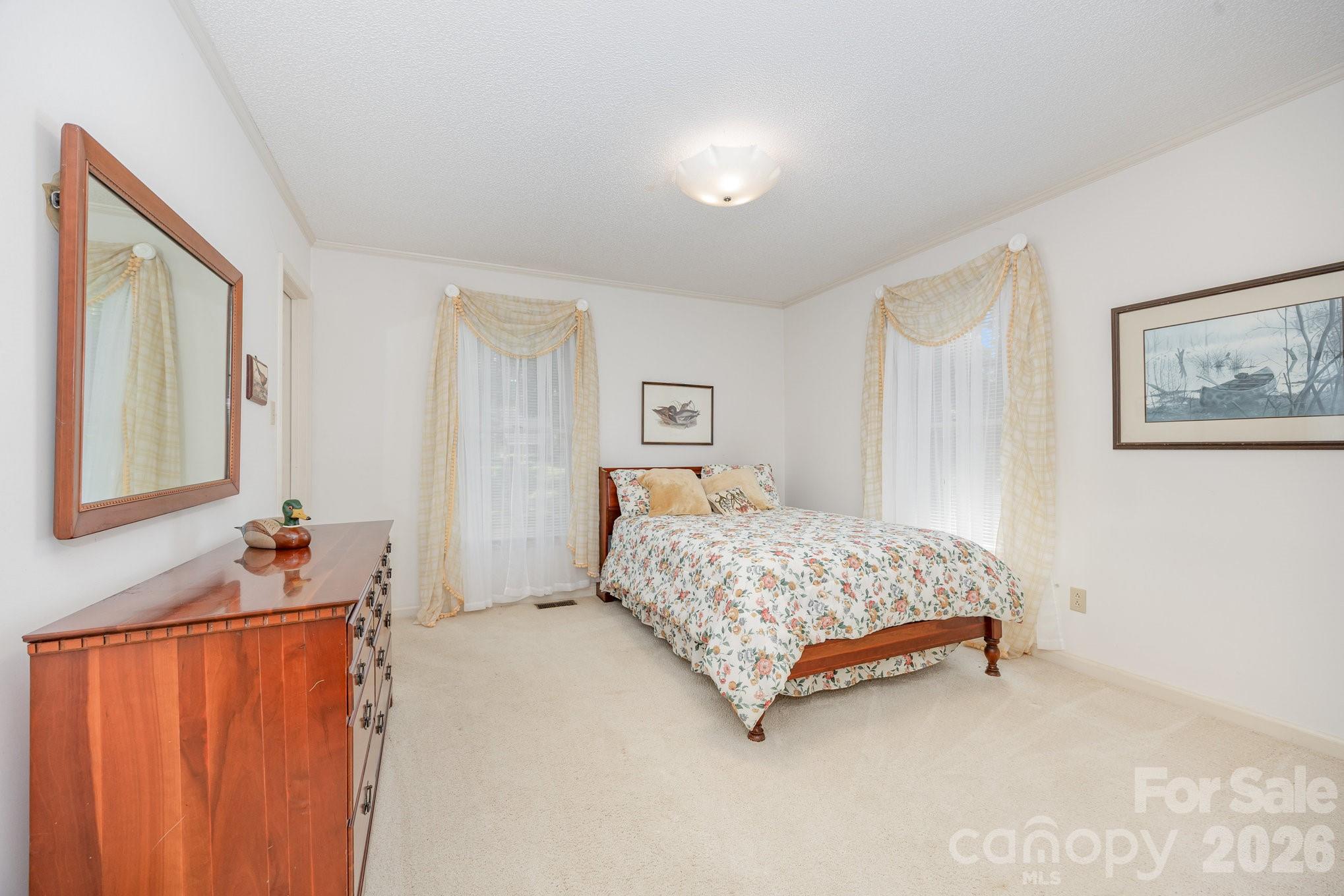 240 Partridge Run Property Photo 12